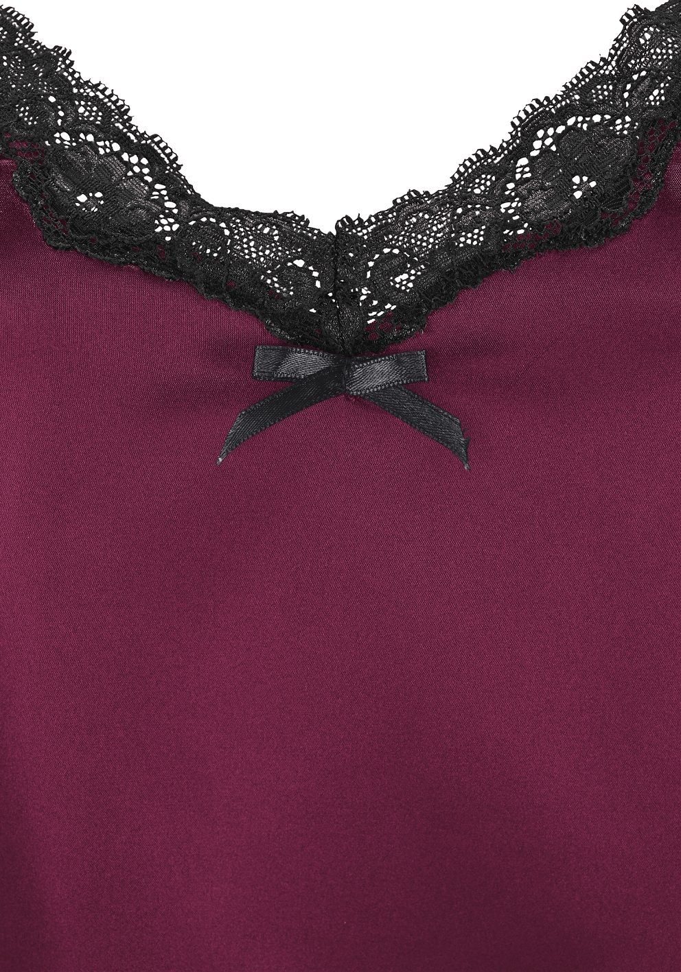 LASCANA Negligé aus edlem Satin-Stretch mit verführerischer Spitze