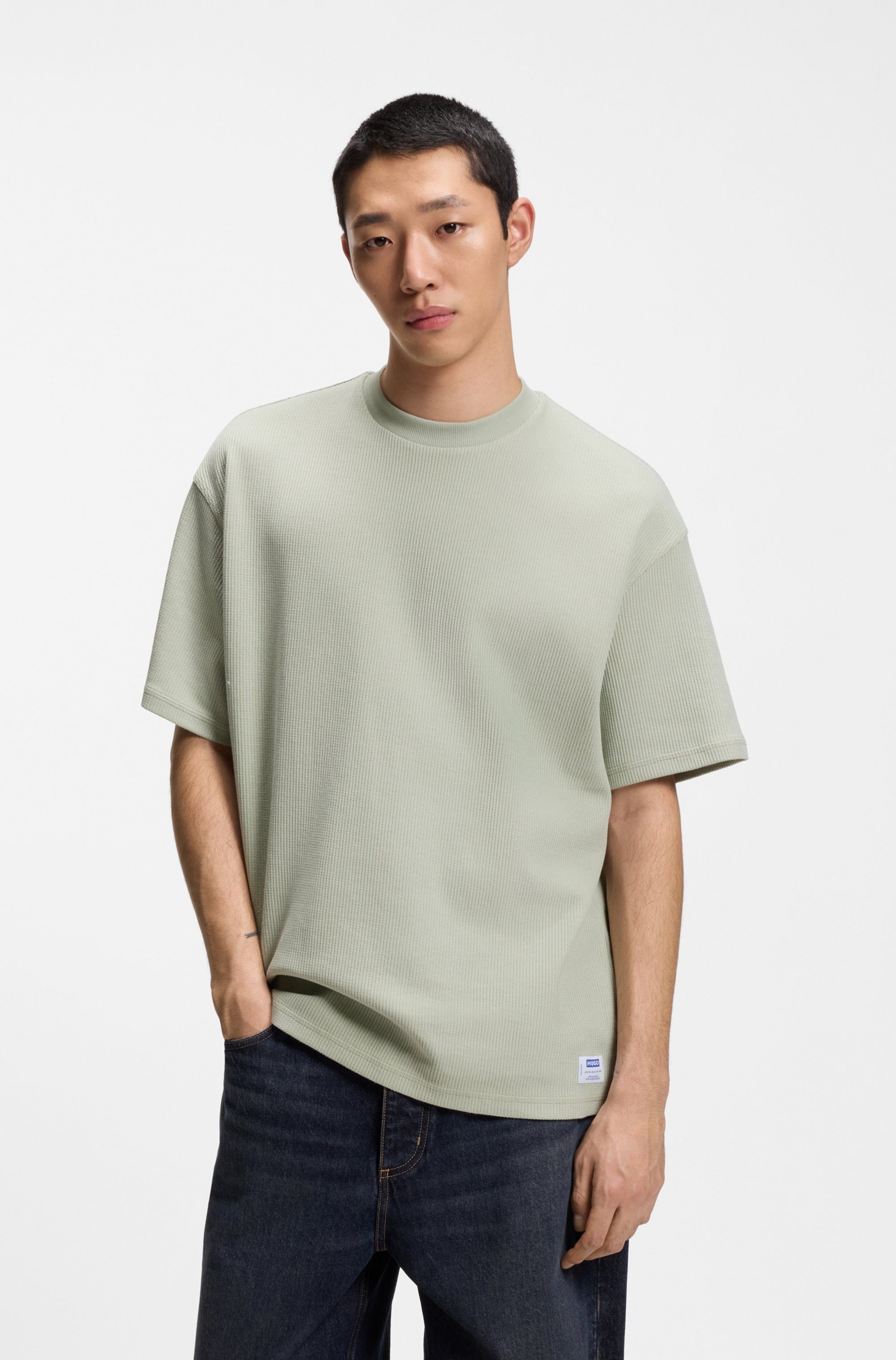 HUGO T-Shirt Nuwaffle Rundhalsausschnitt, Regular Fit, dezentes Waffelmuster