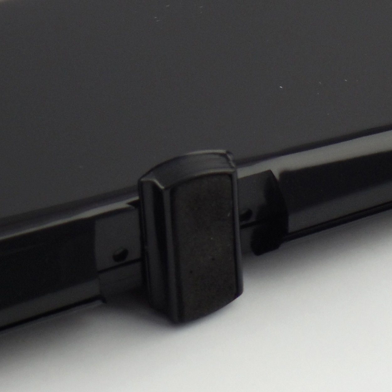 Schwaiger DTA1000 011 Innenantenne, integ. Verstärker, integ. Standfüßen, eingebauter LTE-Sperrfilter