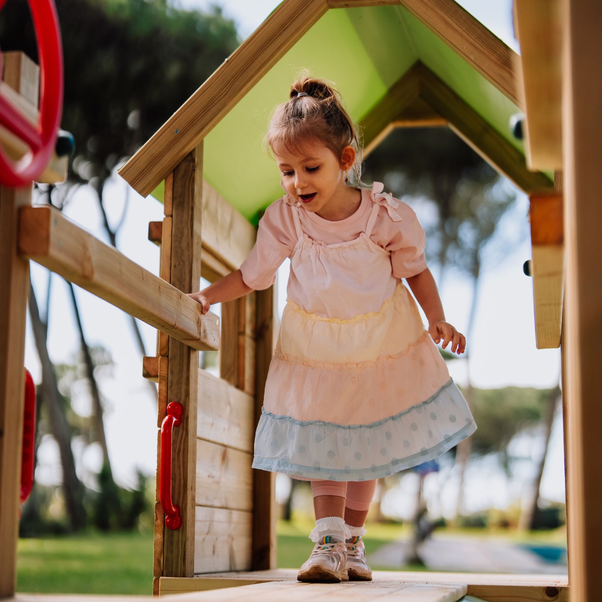 Wickey Klettergerüst MyFirst Playground 2: Kleinkinder - Spielturm mit Rutsche & Tunnel, (Spielspaß für kleine Entdecker mit 10 jähriger Garantie', Ideal für kleine Gärten - Kesseldruckimprägniertes Massivholz), Speziell für Kleinkinder mit niedriger Höhe