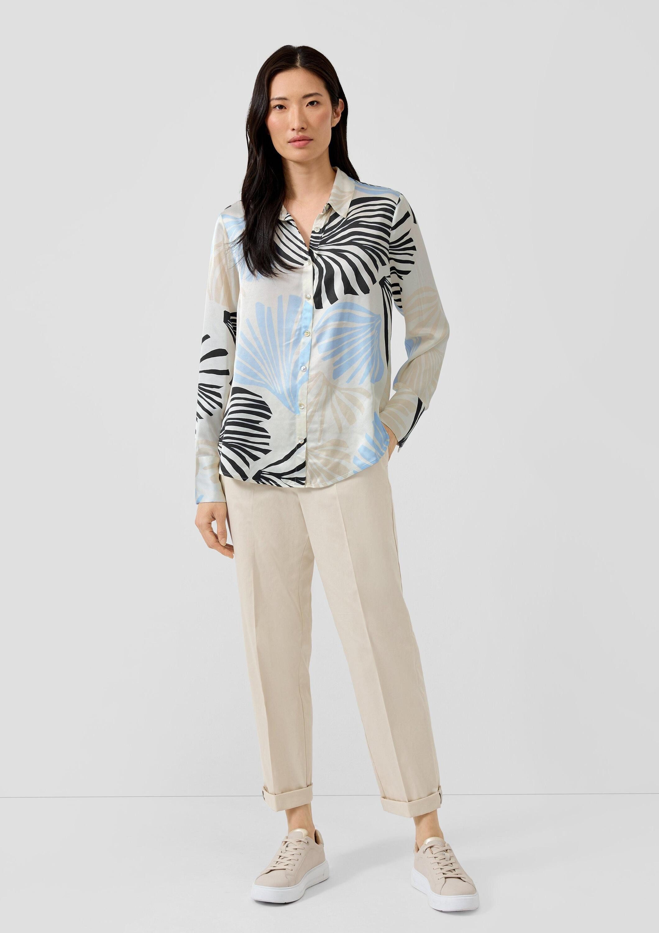 s.Oliver Langarmbluse Bluse Satinierte Viskose-Bluse mit All-over-Print und Manschetten