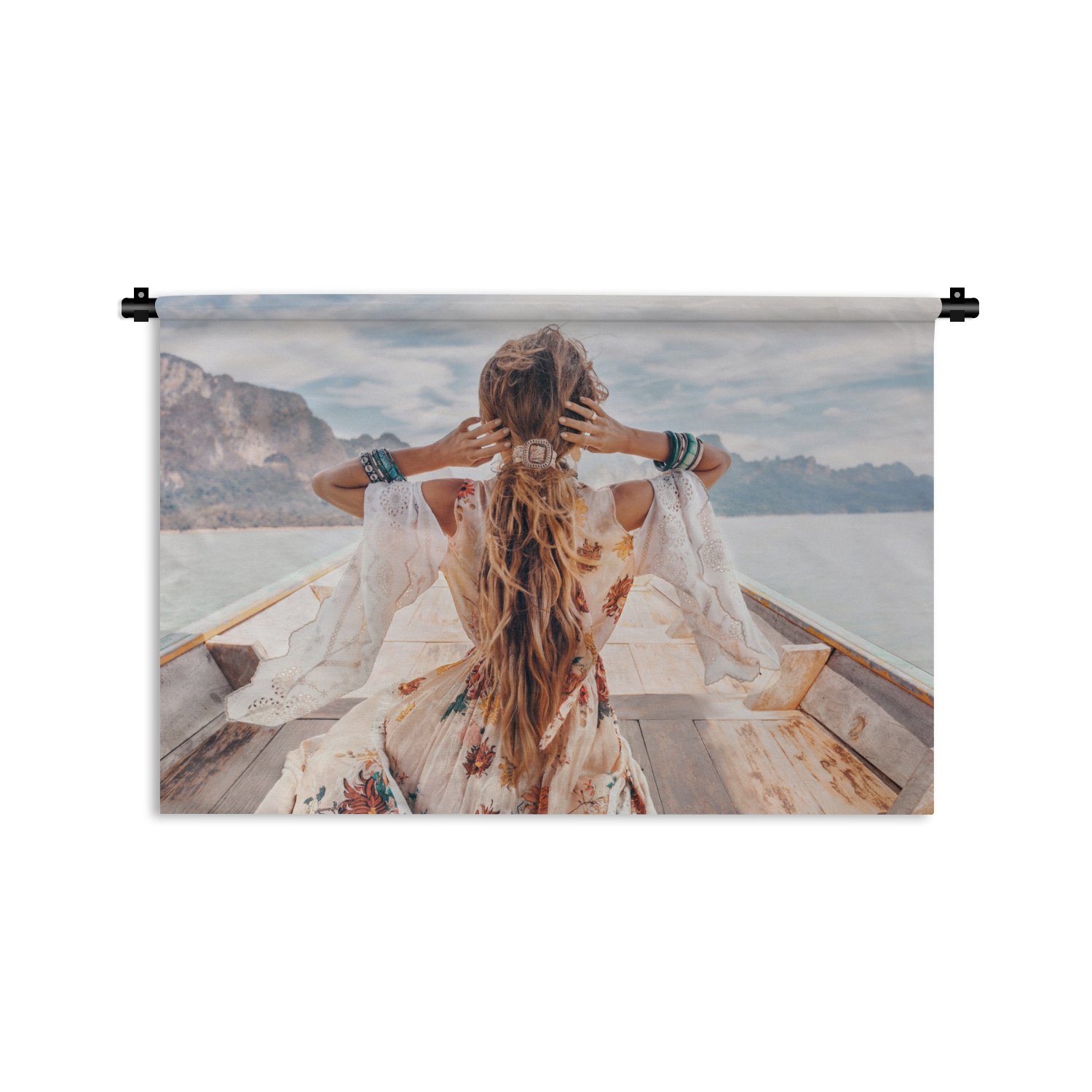 MuchoWow Wanddekoobjekt Frau - Boot - Norwegen - Weiß - Wasser - Bergen, Wanddeko für Wohnzimmer, Schlafzimmer, Kleid, Wandbehang, Kinderzimmer