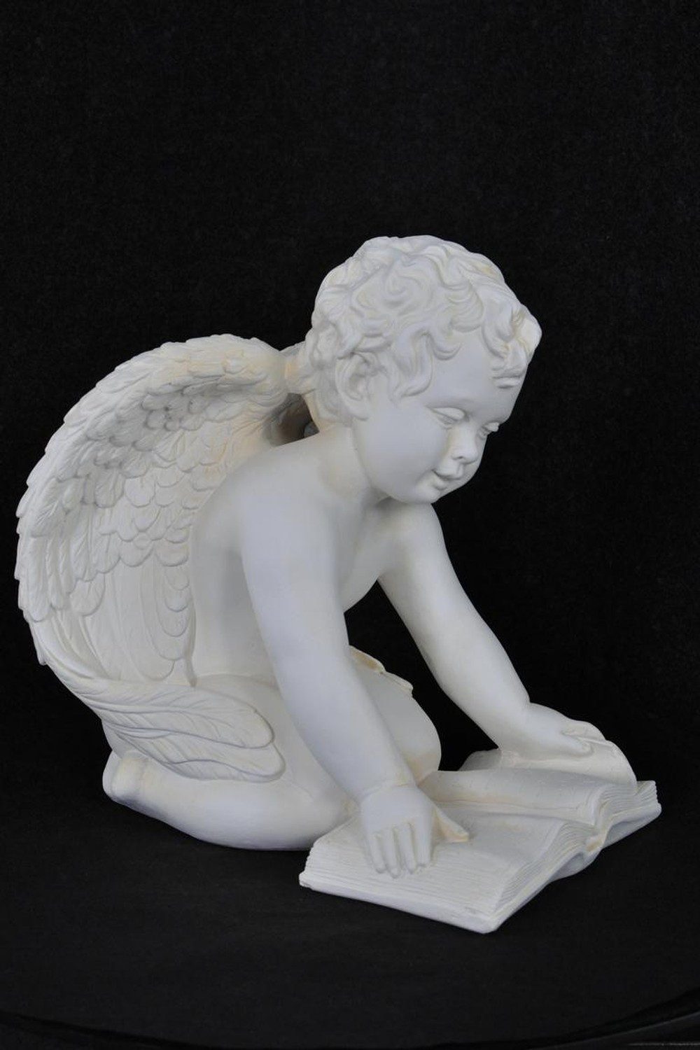 JVmoebel Engelfigur Engel mit Buch aus Polyresin in Weiß und Gold, Made in Europa