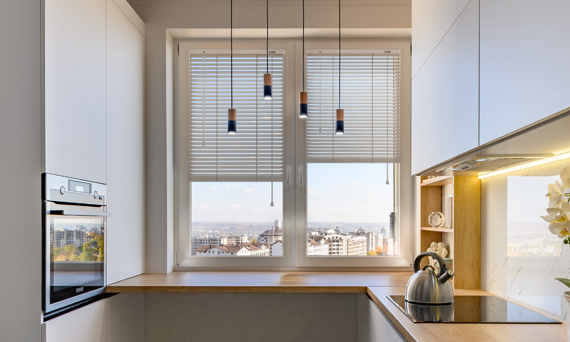 Sonello Jalousie Klemmfix ohne u. mit Bohren 30cm x 100cm Weiß Aluminium Jalousette, Klemmfix, Inkl. Halterung für Decken- u. Wandmontage Alu Jalousie Fenster u. Tür, Blickdicht freihängend