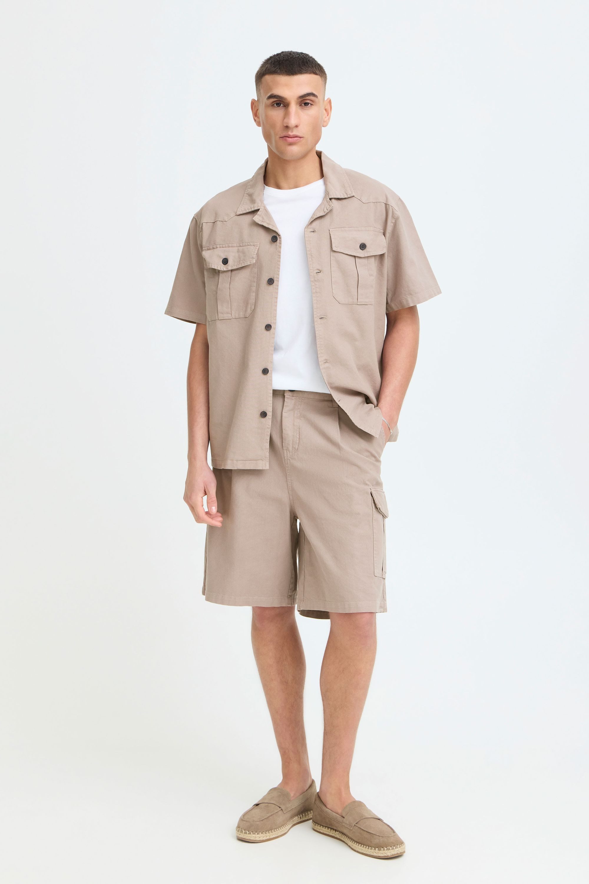 !Solid Bermudas SDEthan Weite Bermuda mit Cargotasche und Bundfalten - Loose Fit