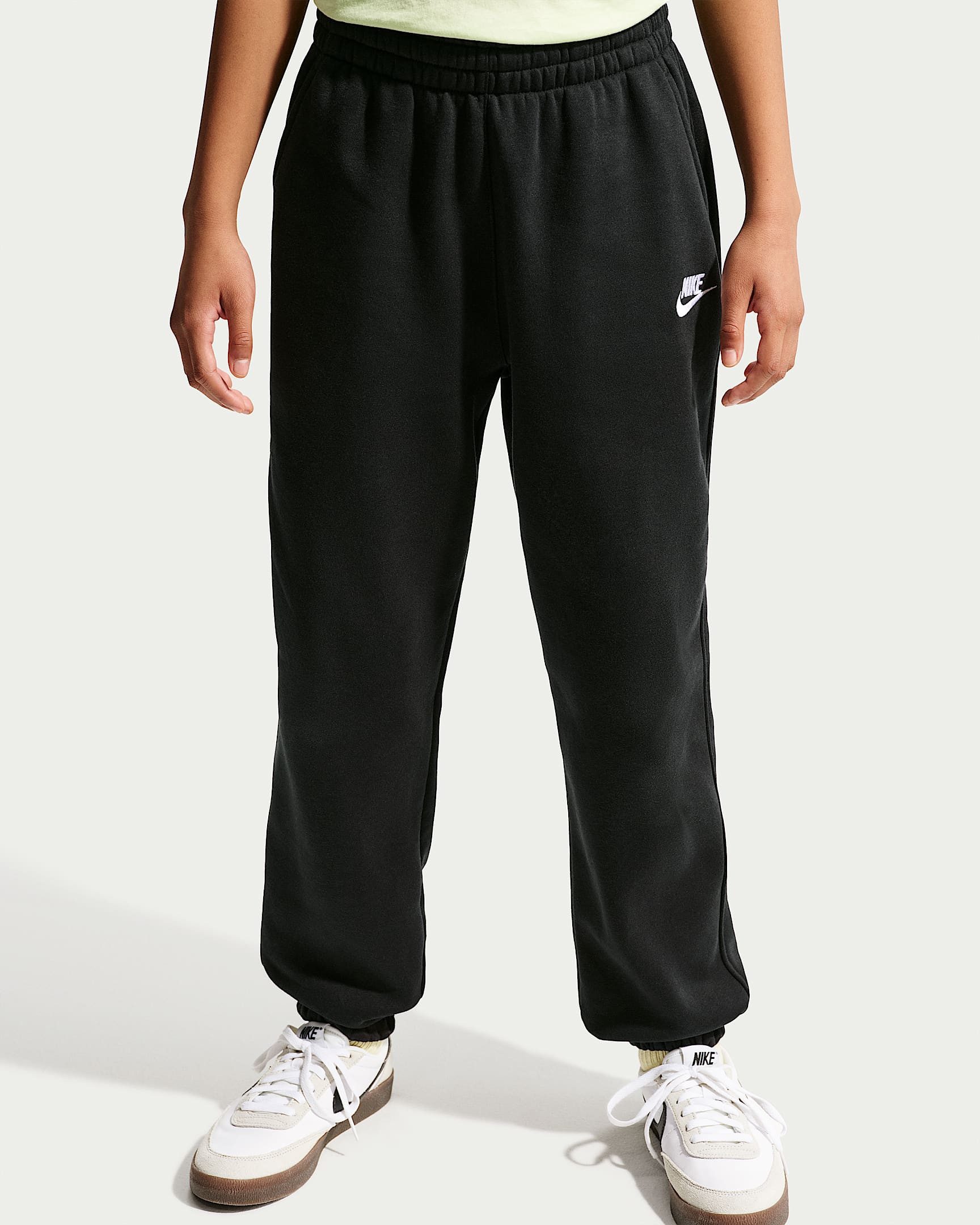 Nike Sportswear Trainingshose Nike Sportswear Club Fleece Big Kids' Loose Pants Für Kinder und Jugendliche