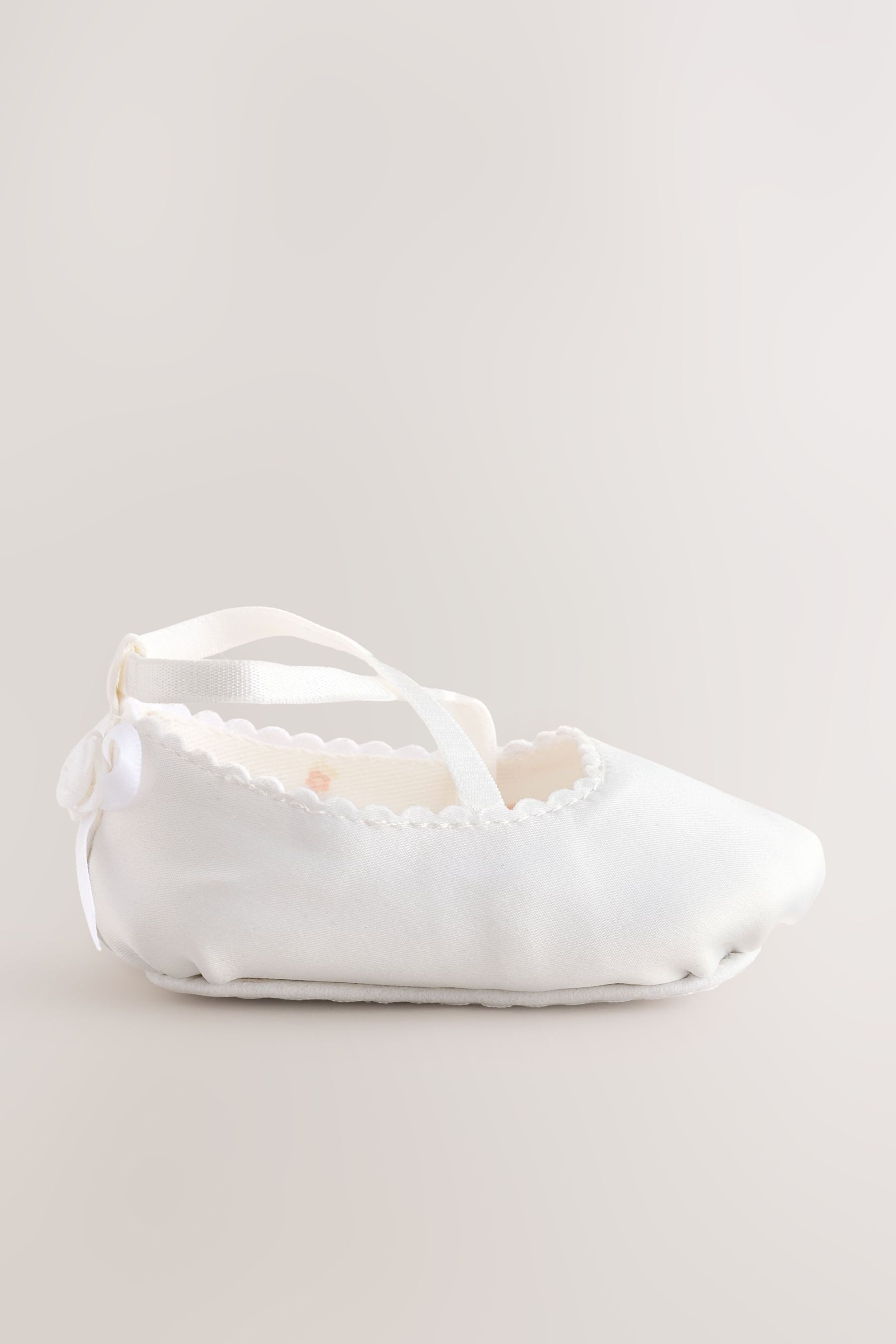 Next Baby-Ballerina aus Satin Babystiefel