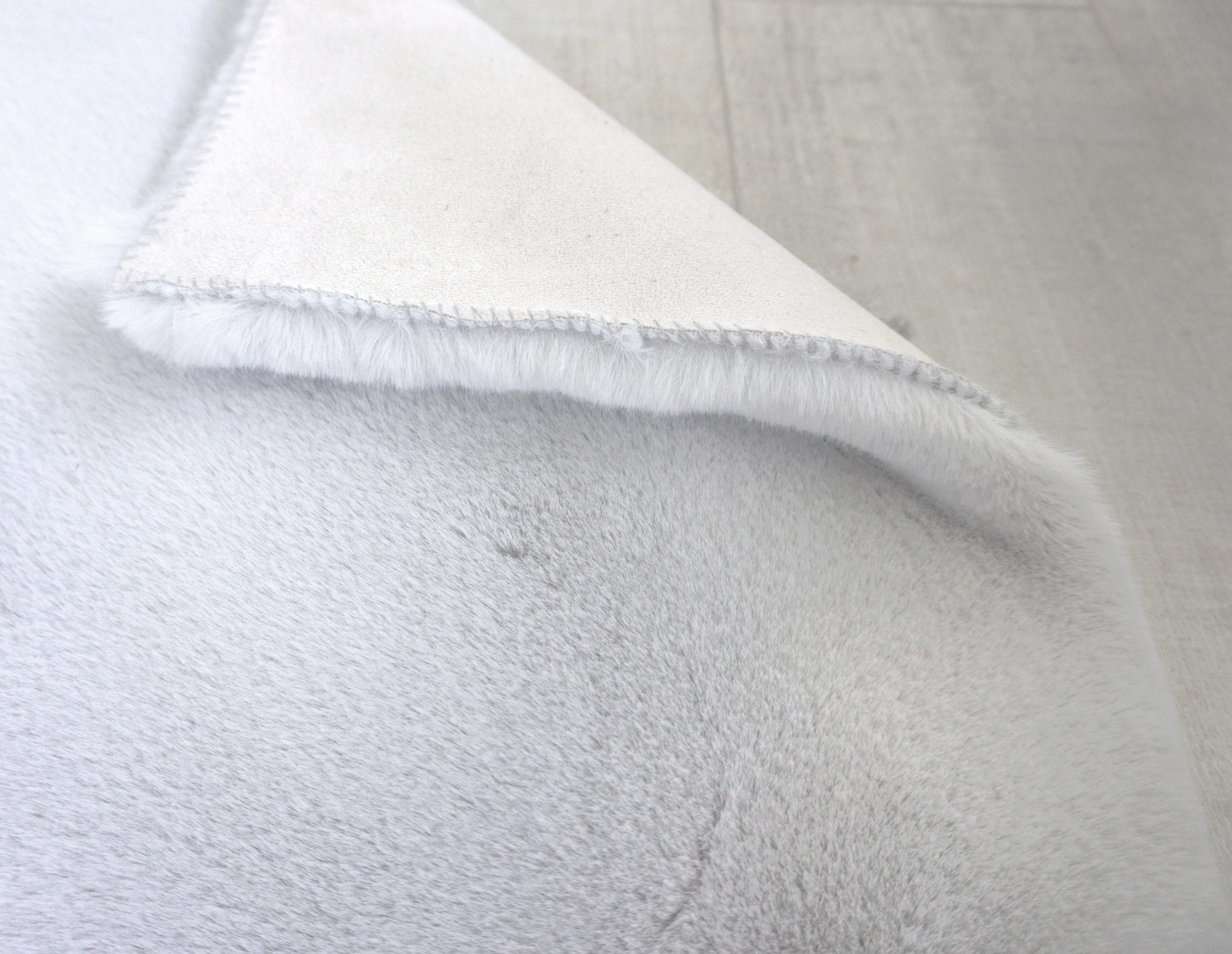 SCHÖNER WOHNEN-Kollektion Fellteppich Tender, rechteckig, Höhe: 26 mm, besonders weich durch Microfaser, Kunstfell, waschbar, Wohnzimmer – Bild 3 von 5