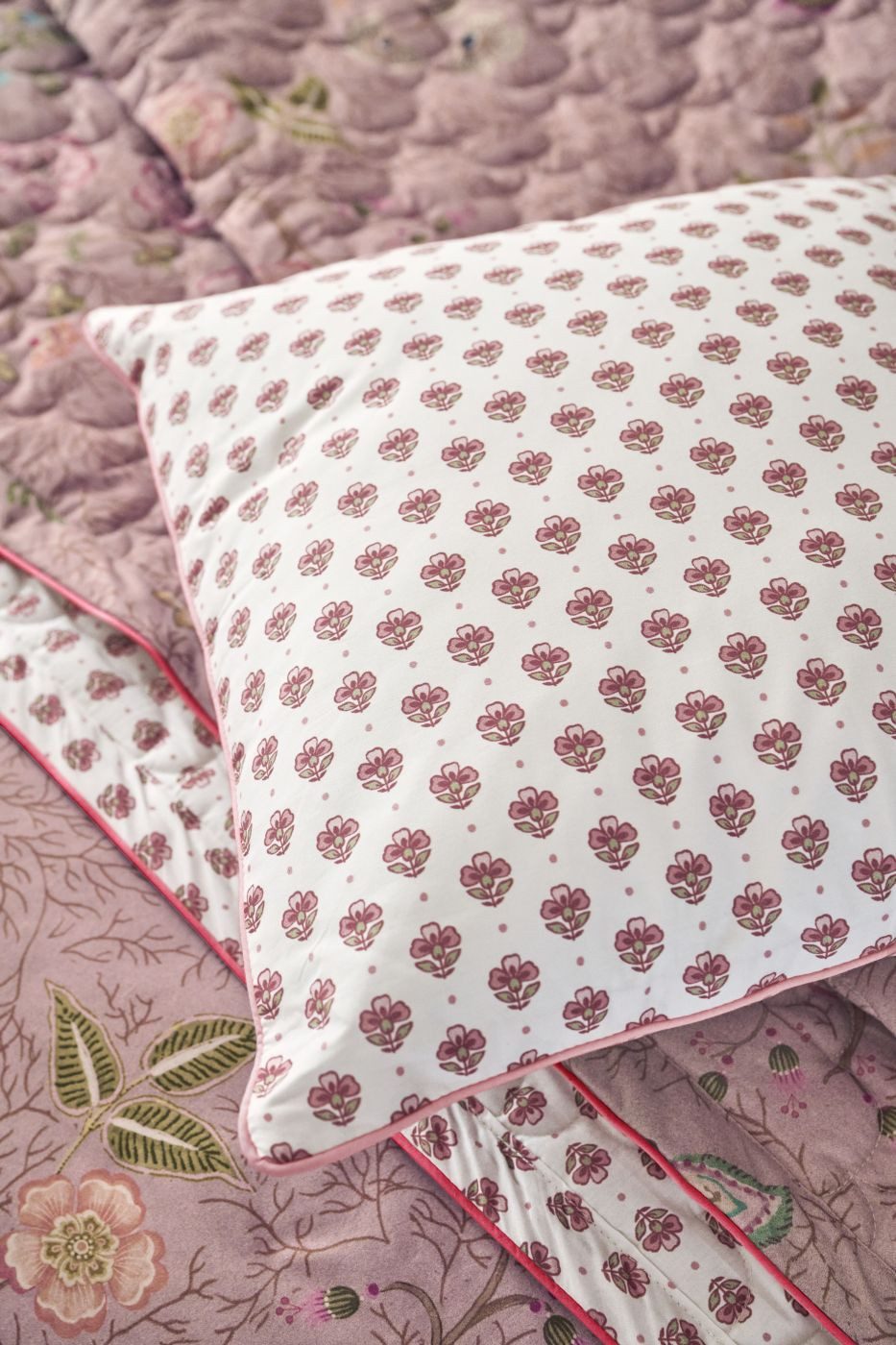PiP Studio Dekokissen Dekokissen PIP Jaipur Flower Light Pink 40x40 Hellrosa, 40 x 40 cm