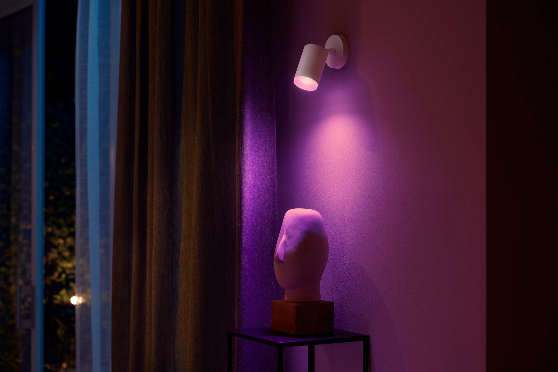 Philips Hue LED Farbwechsler Fugato, Dimmfunktion, Leuchtmittel Flutlichtstrahler wechselbar