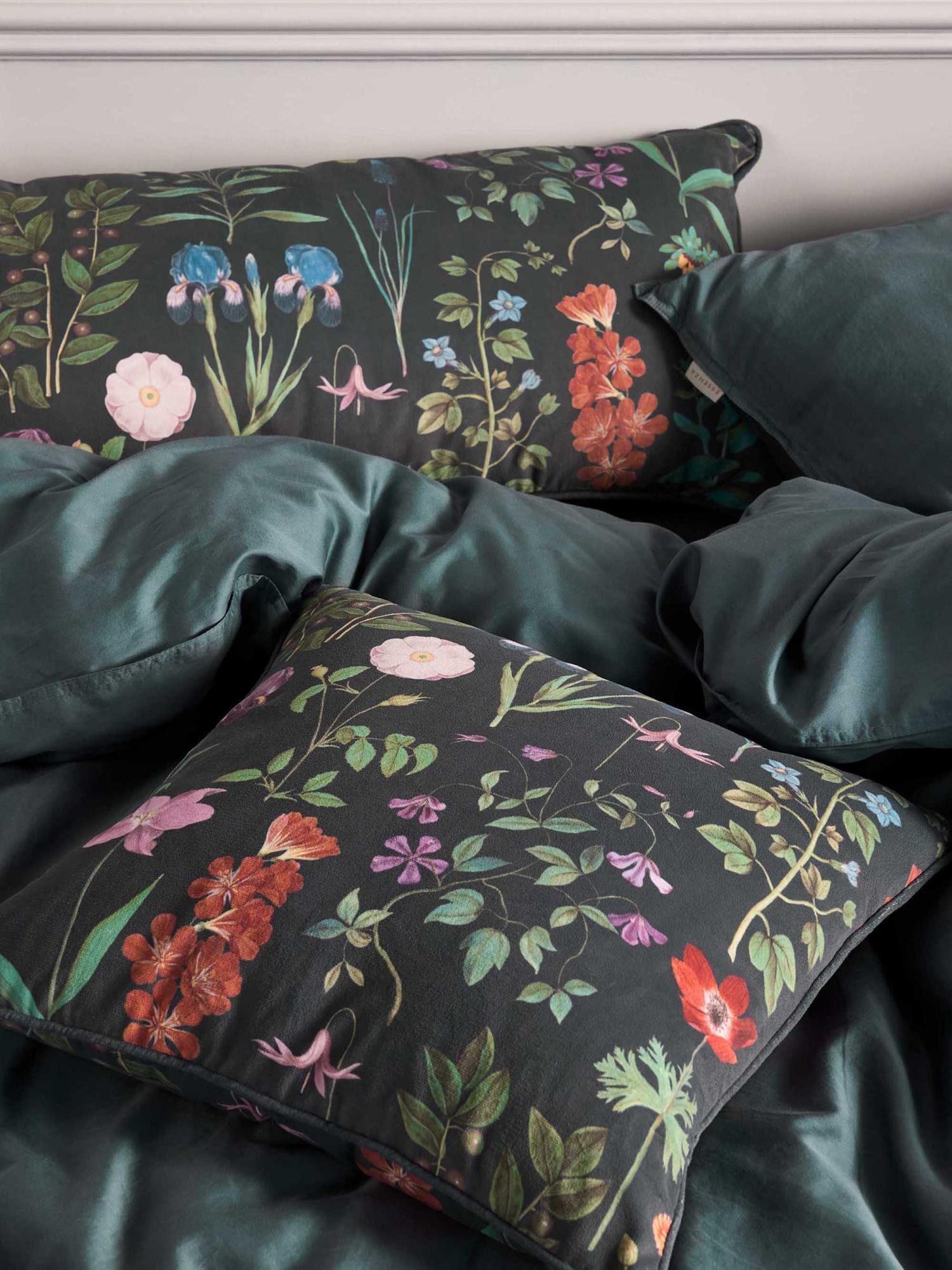 Essenza Dekokissen Marigold, aus weichem Samt mit Blumenprint