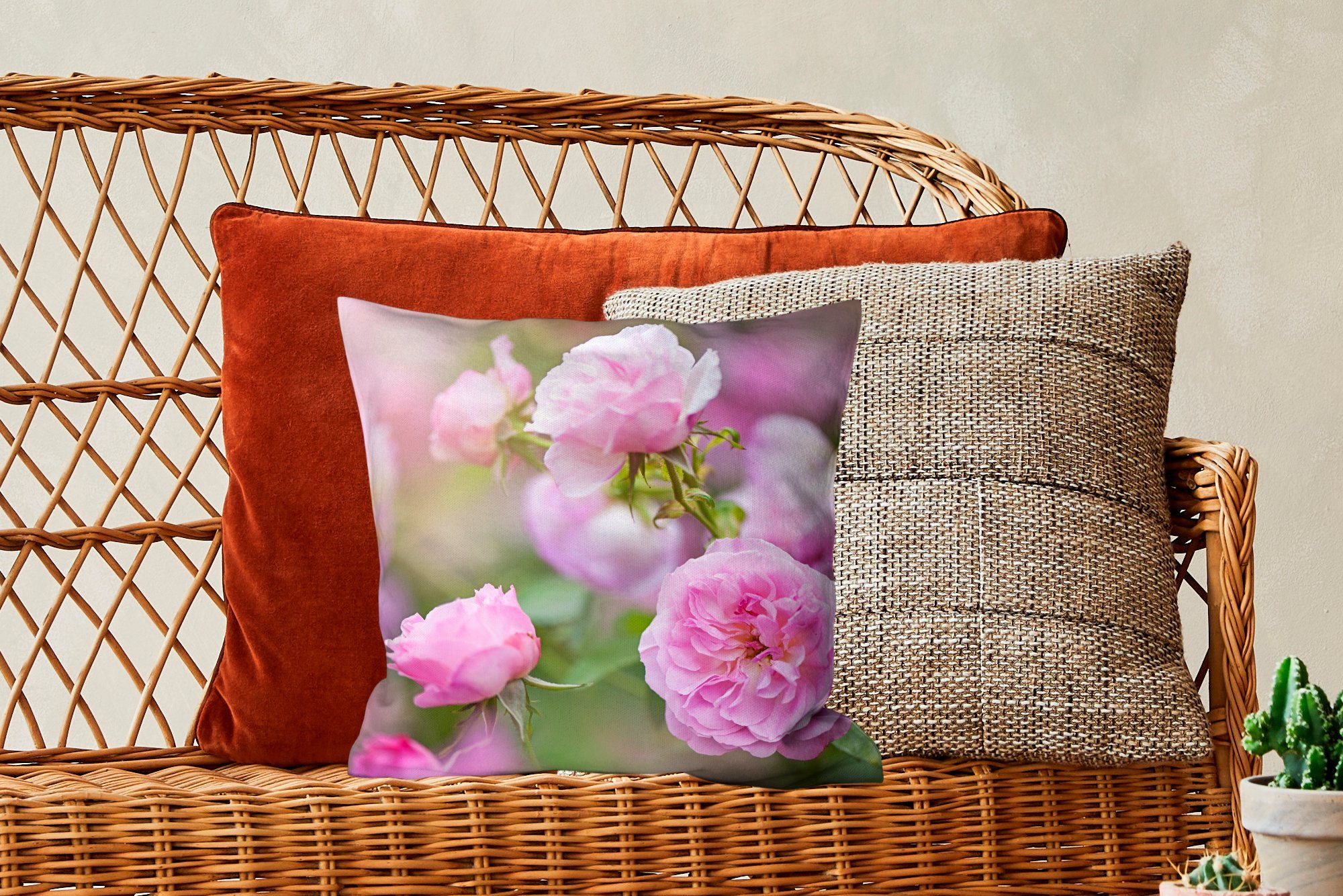 MuchoWow Pflanzen Deko, der mit Natur, Rosen rosa Zierkissen Füllung in von Dekokissen für Wohzimmer, Schlafzimmer, Sofakissen wachsen