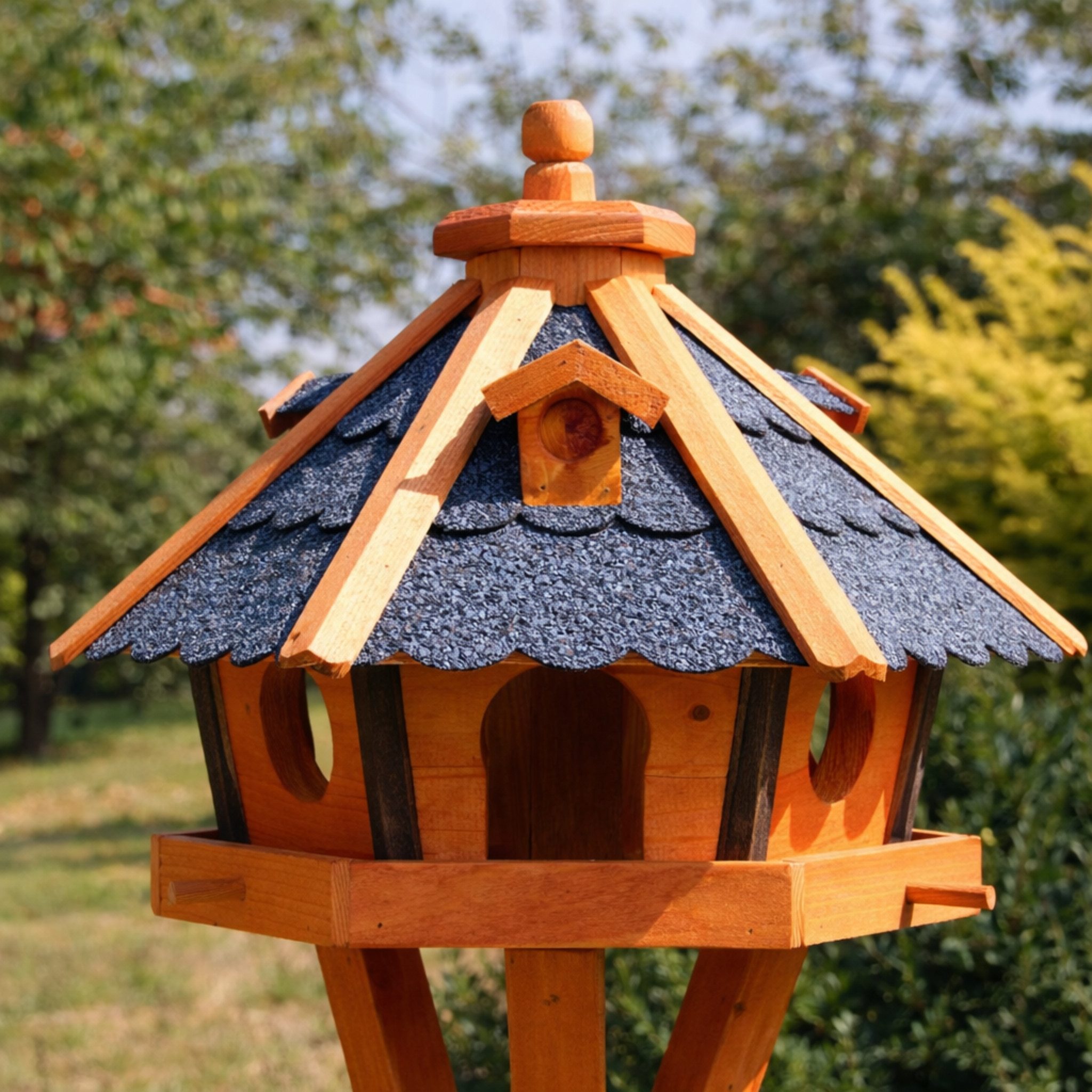 Holzdekoladen Vogelhaus Vogelhaus Holz wetterfest mit Futterautomat – mit/ohne Ständer/Solar