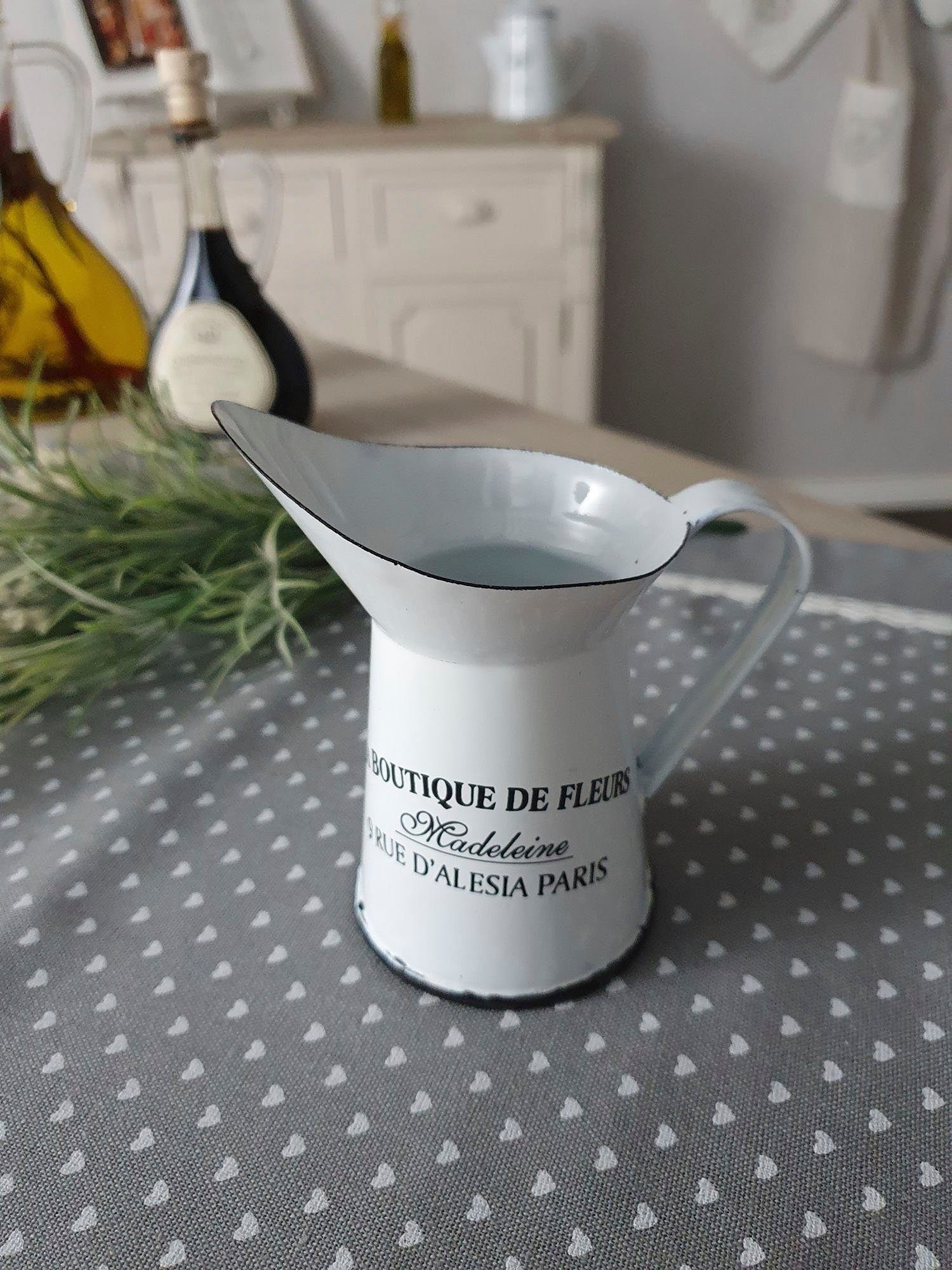 Ambiente Haus Kanne Krug aus Emaille klein in antikweiß, (1-St), für In- u. Outdoor, Krug mit schwarzem französischem Aufdruck