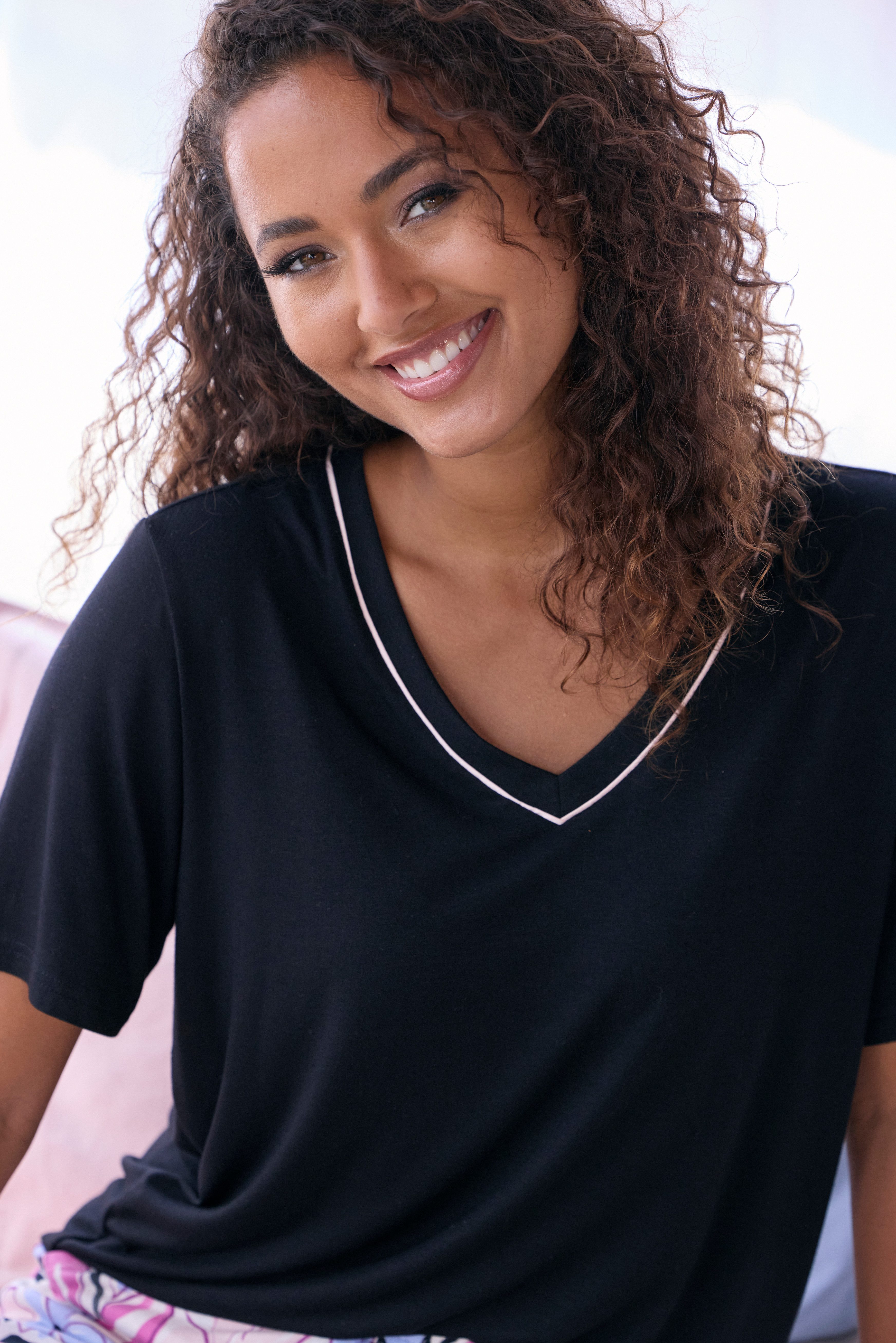 LASCANA Pyjama (2 tlg) mit schönem Blumendruck