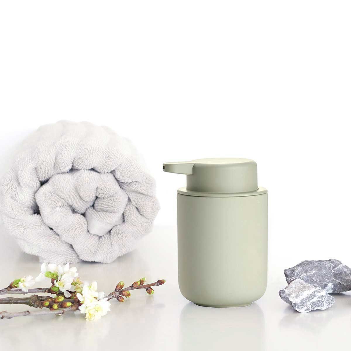 Zone Denmark Seifenspender ZONE Seifenpumpe UME Keramik mit Soft-Touch, Eucalyptus, (Stück)