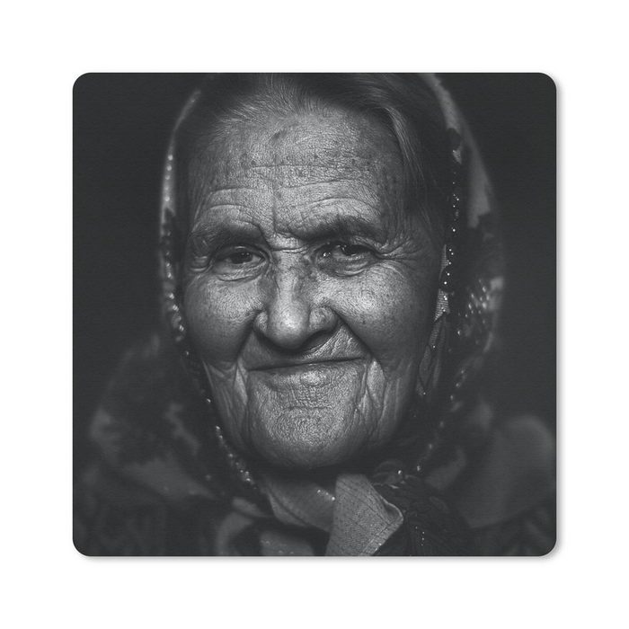 MuchoWow Mauspad Nahaufnahme des verwitterten Gesichts einer alten kaukasischen Frau (1-St) Gaming Mousepad Büro 20x20 cm Mausunterlage