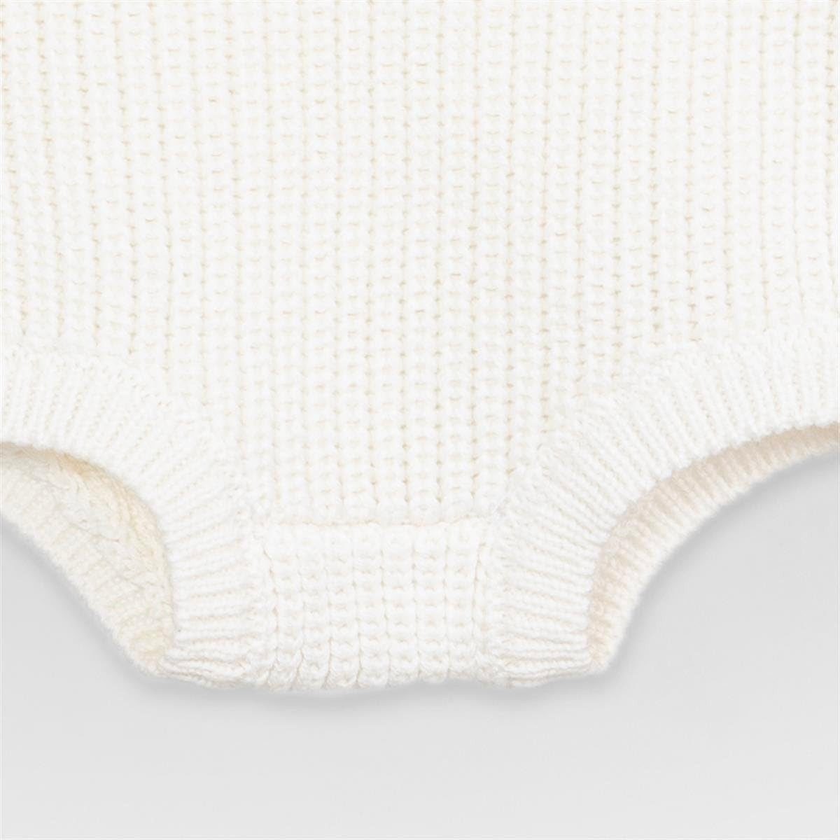 Minora Strickkleid Minora Exquisites Baby Strick-Set, Pullover und Shorts