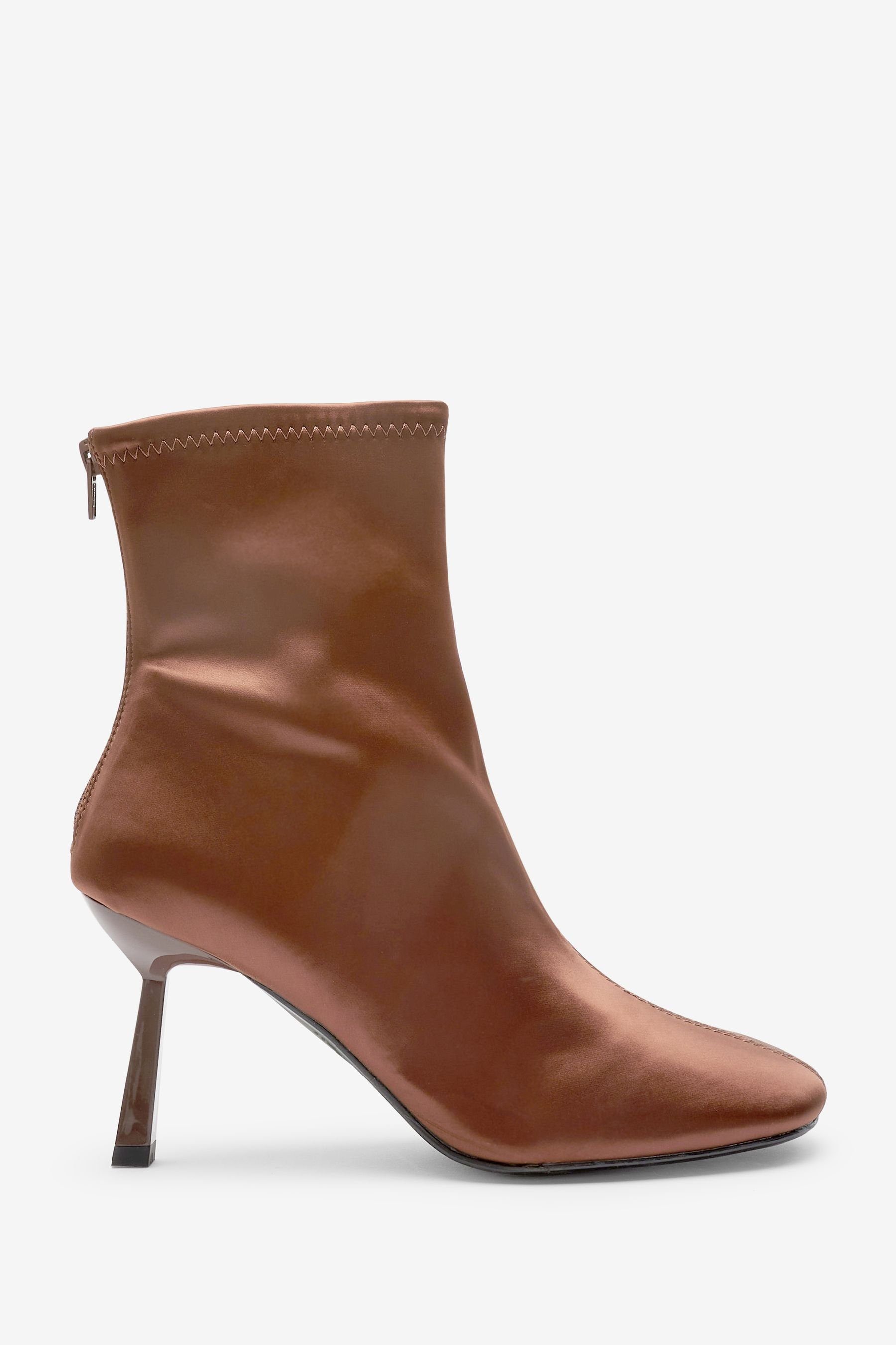 Next Rust Stilettoabsatz Brown mit aus Sockenstiefel Satin (1-tlg) Chelseaboots