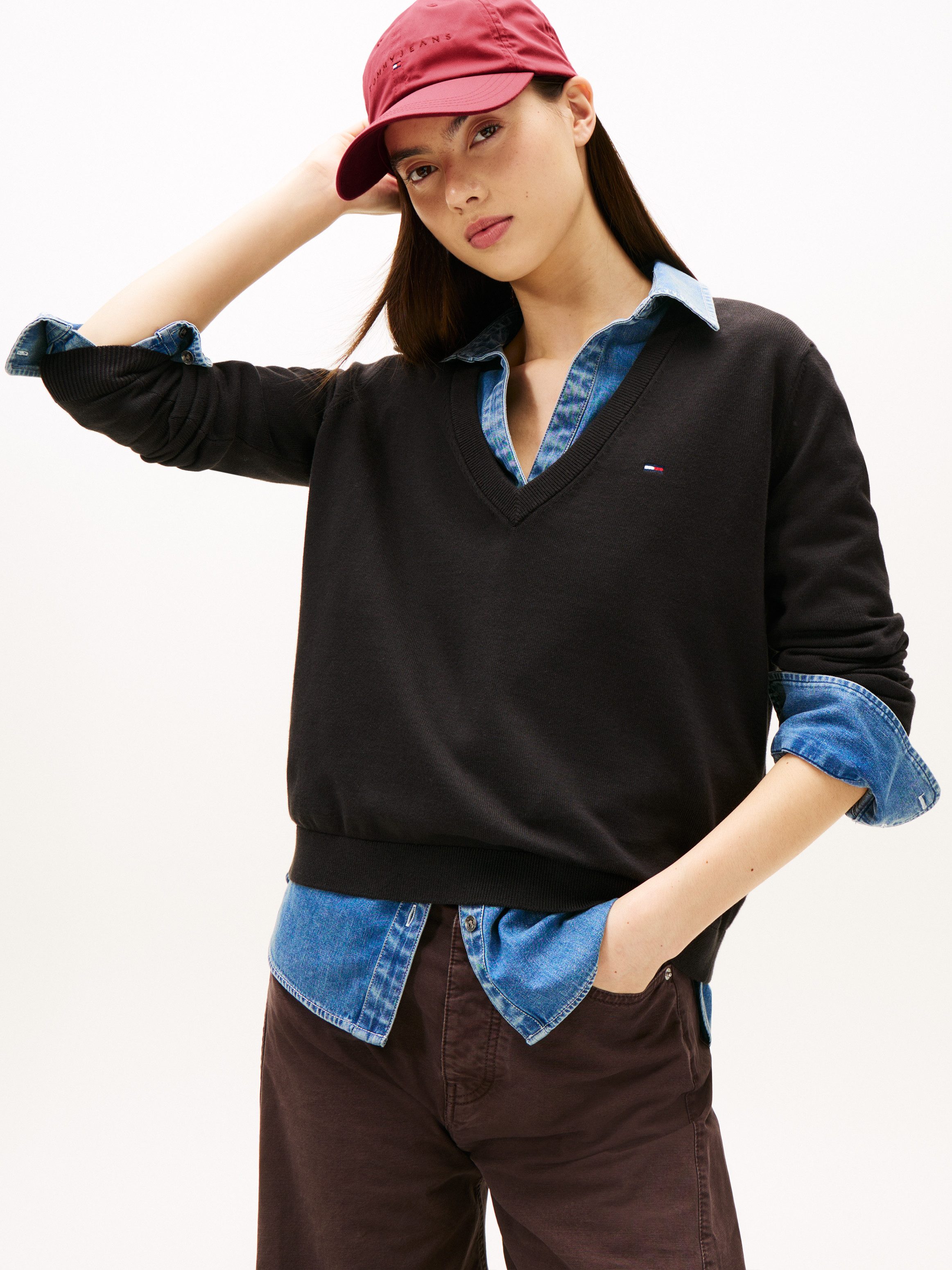 Tommy Jeans V-Ausschnitt-Pullover TJW ESSENTIAL VNECK SWEATER EXT mit Logos günstig online kaufen