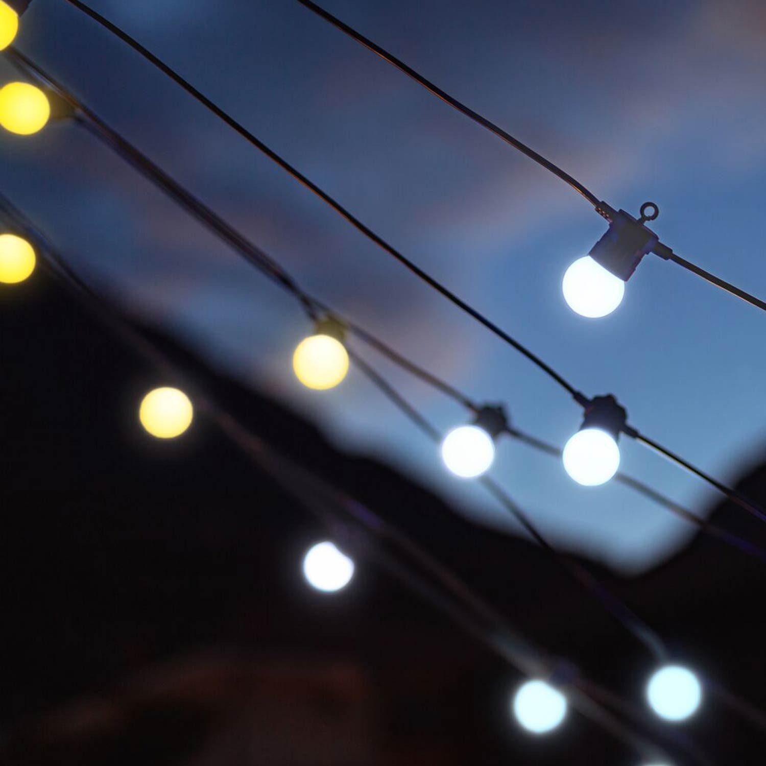Lights4fun LED-Lichterkette Twinkly 10m smarte Party Lichterkette orange und weiß mit 20 LEDs