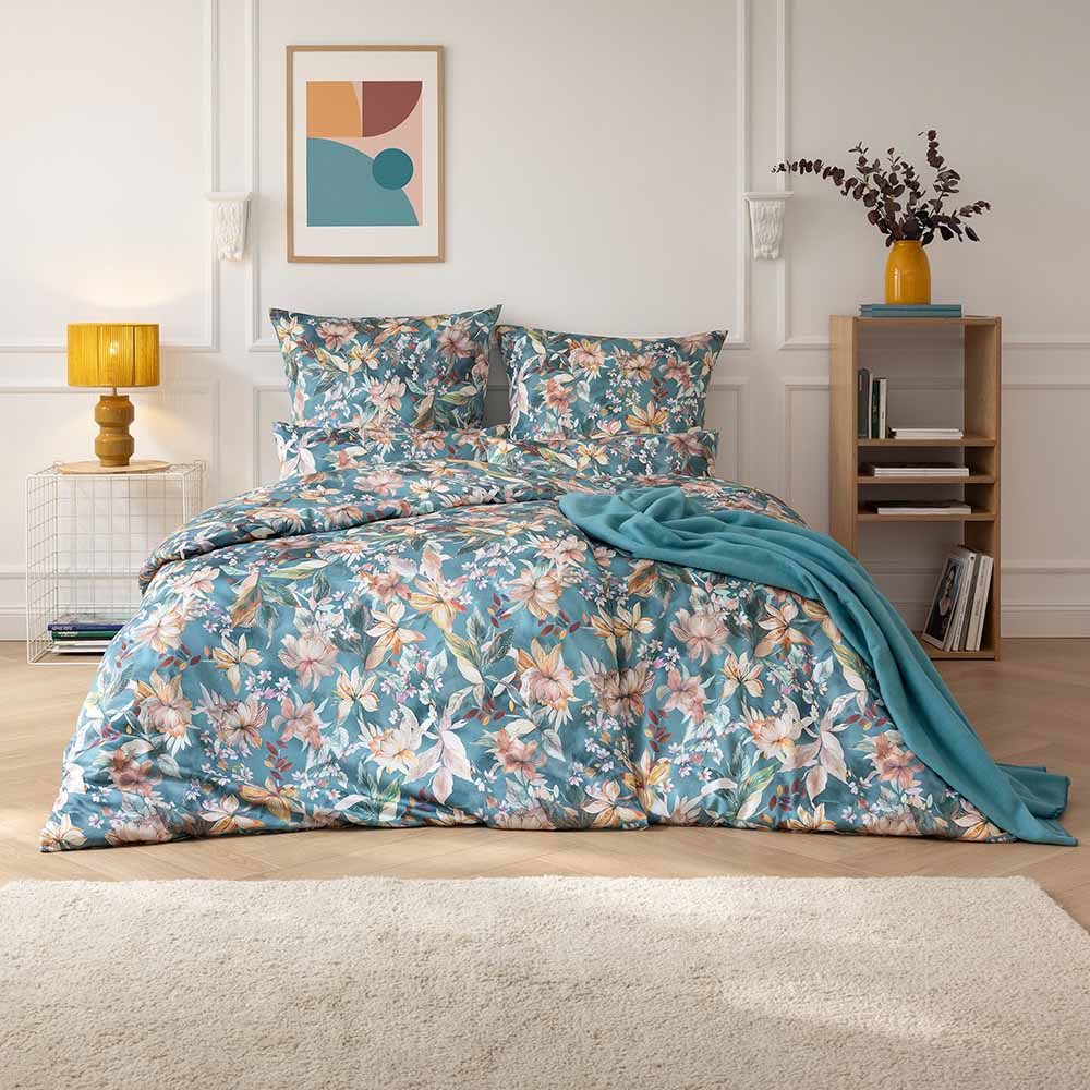 Estella Bettwäsche Estella Mako-Satin Bettwäsche 135x200 Estera blautanne Blüten Lilien, Mako-Satin, 2 teilig