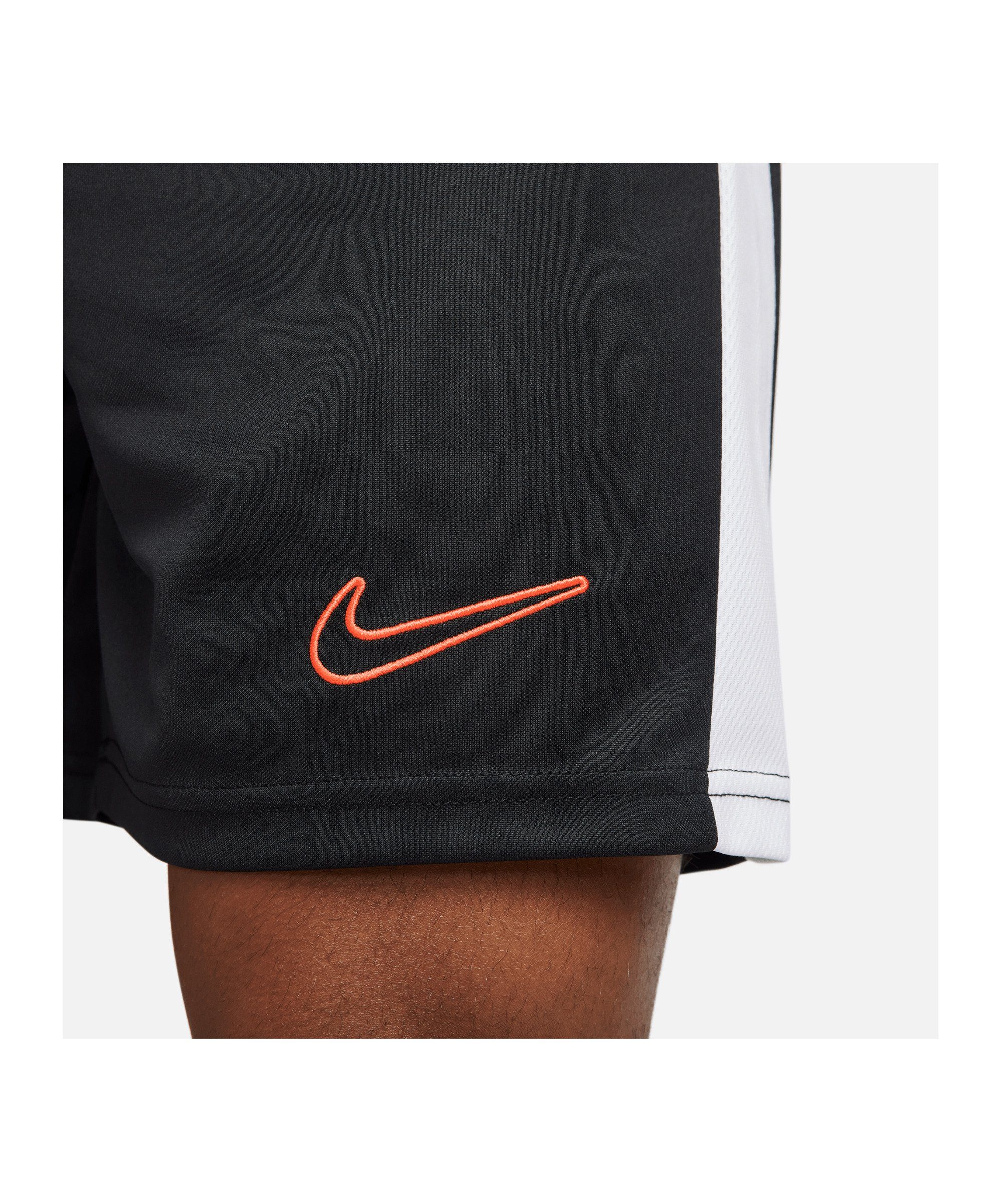 Short Sporthose Nike Academy schwarzweissrot