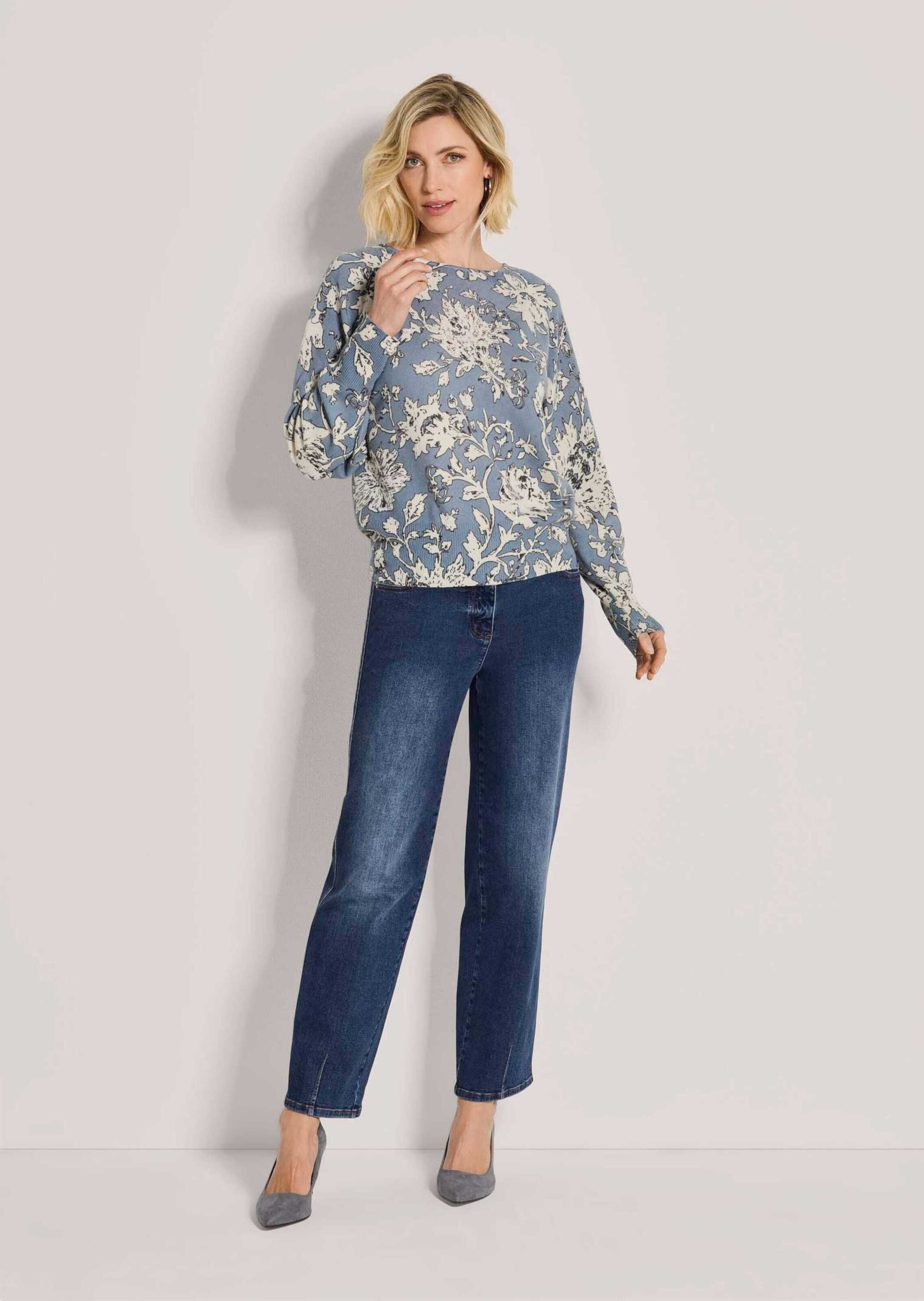 MADELEINE Strickpullover Kaschmirpullover mit Blütenmuster Lässige Silhouette mit flachem Rundhalsausschnitt