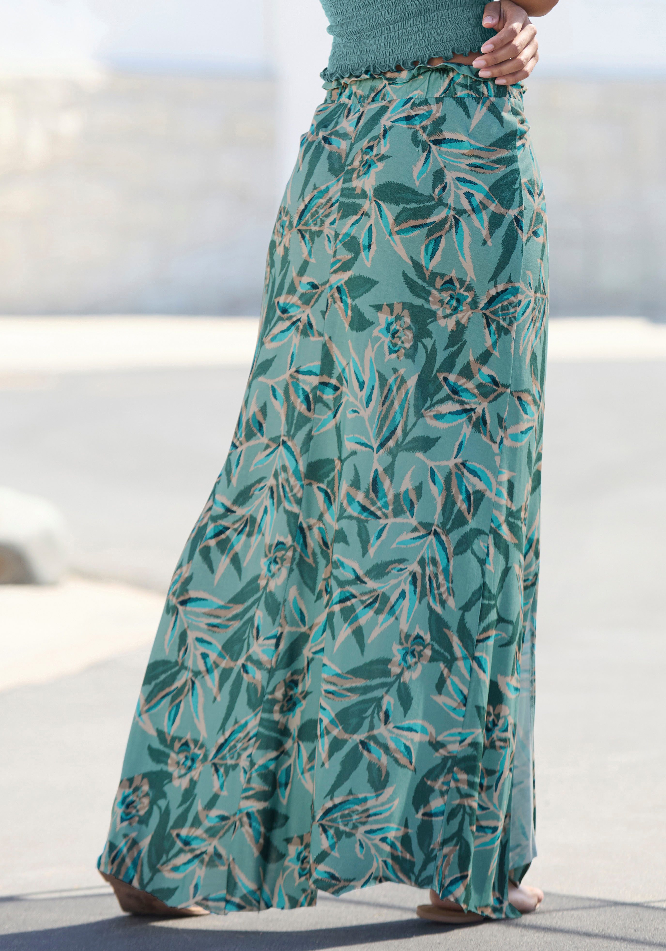 Vivance by Lascana Maxirock mit elastischem Bund und Alloverdruck langer Jerseyrock aus Viskose, Sommerrock mit Schlitz, Strandrock – Bild 3 von 5