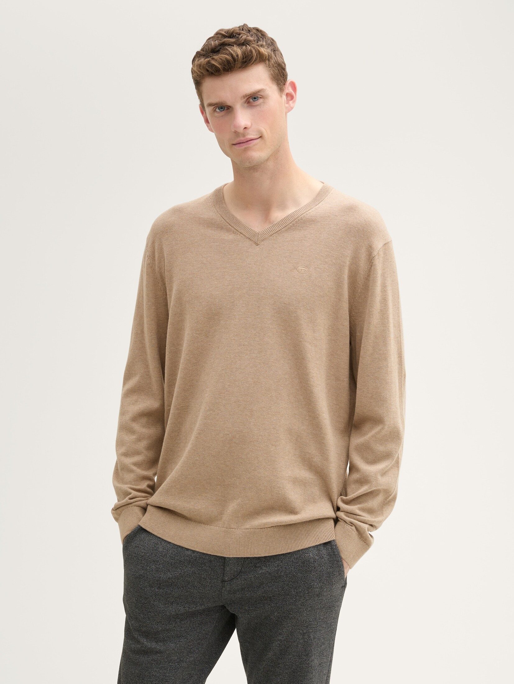 Strickpullover Strickpullover mit V-Ausschnitt aus Baumwolle