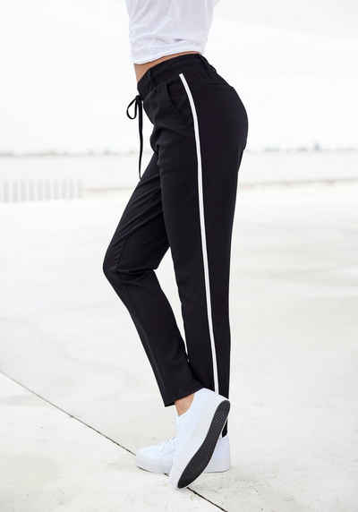 LASCANA Jogger Pants mit sportlichen Seitenstreifen, Loungewear