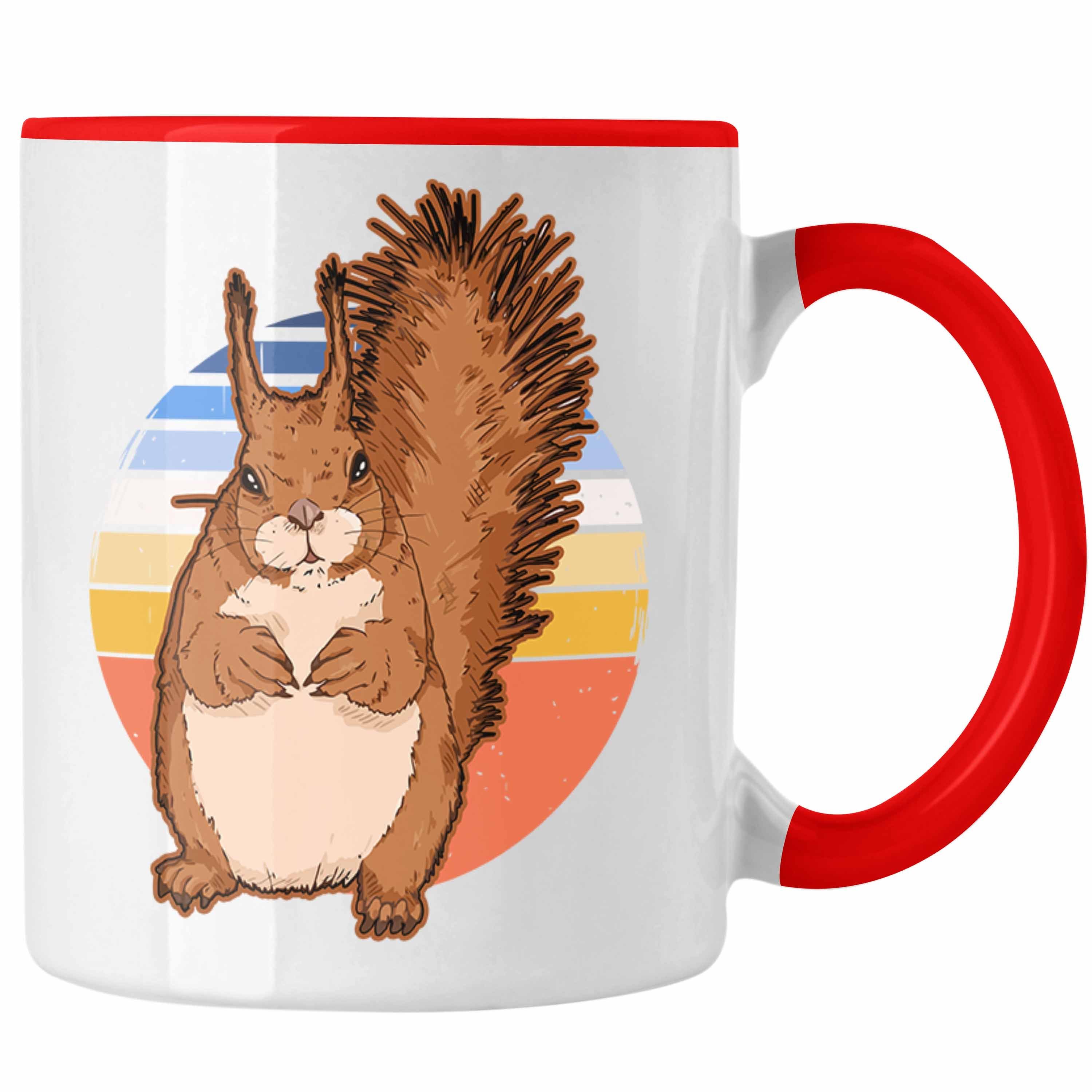 Trendation Tasse Trendation - Eichhörnchen Tasse Geschenk Grafik Vintage für Eichhörnchen Liebhaber Geschenkidee Lustige Tasse Rot