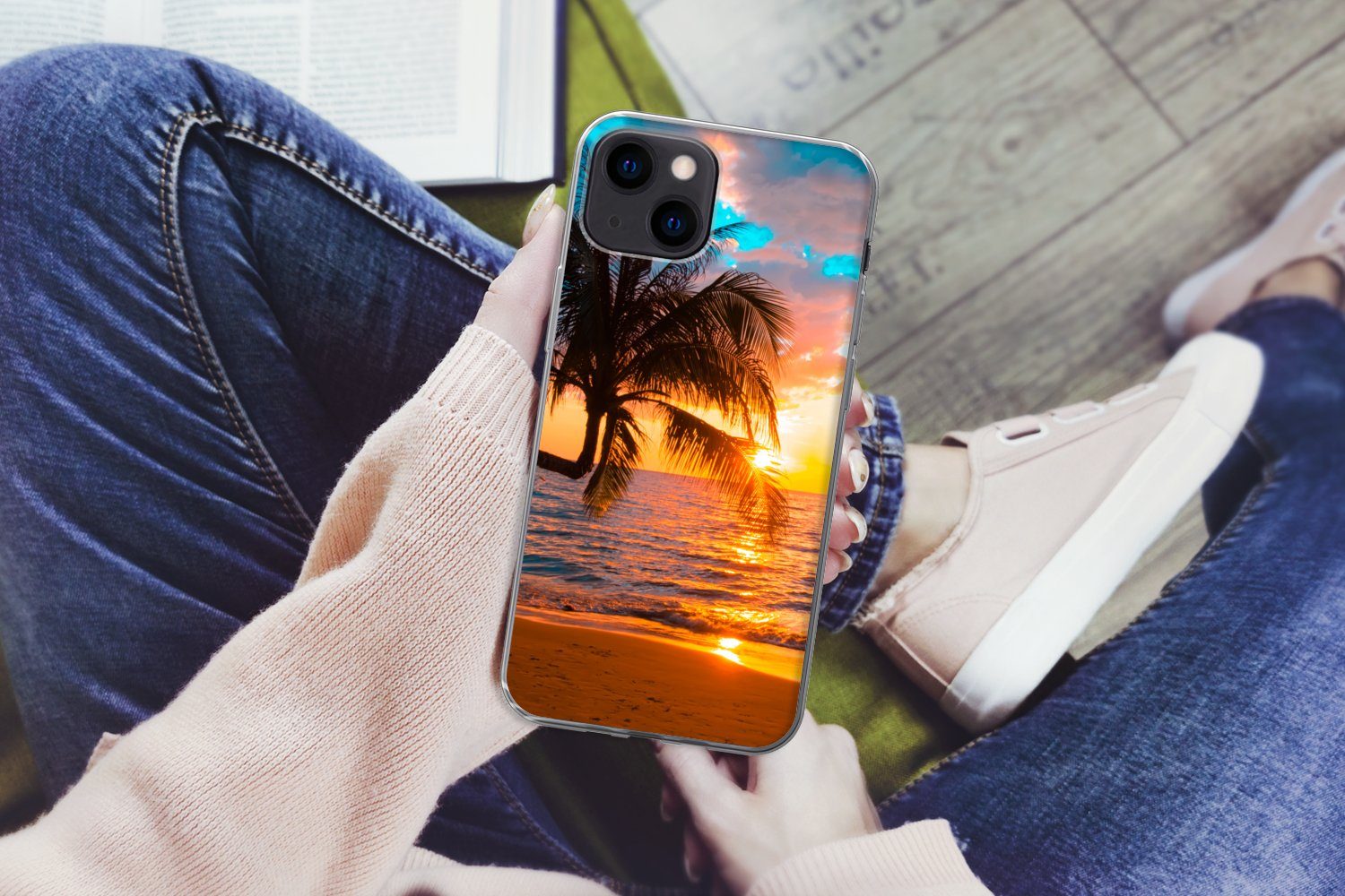 MuchoWow Handyhülle für Apple iPhone 13 Palme - Sonnenuntergang - Horizont - Strand - Meer, Smartphone-Bumper, Print, Handy Schutzhülle Dünn