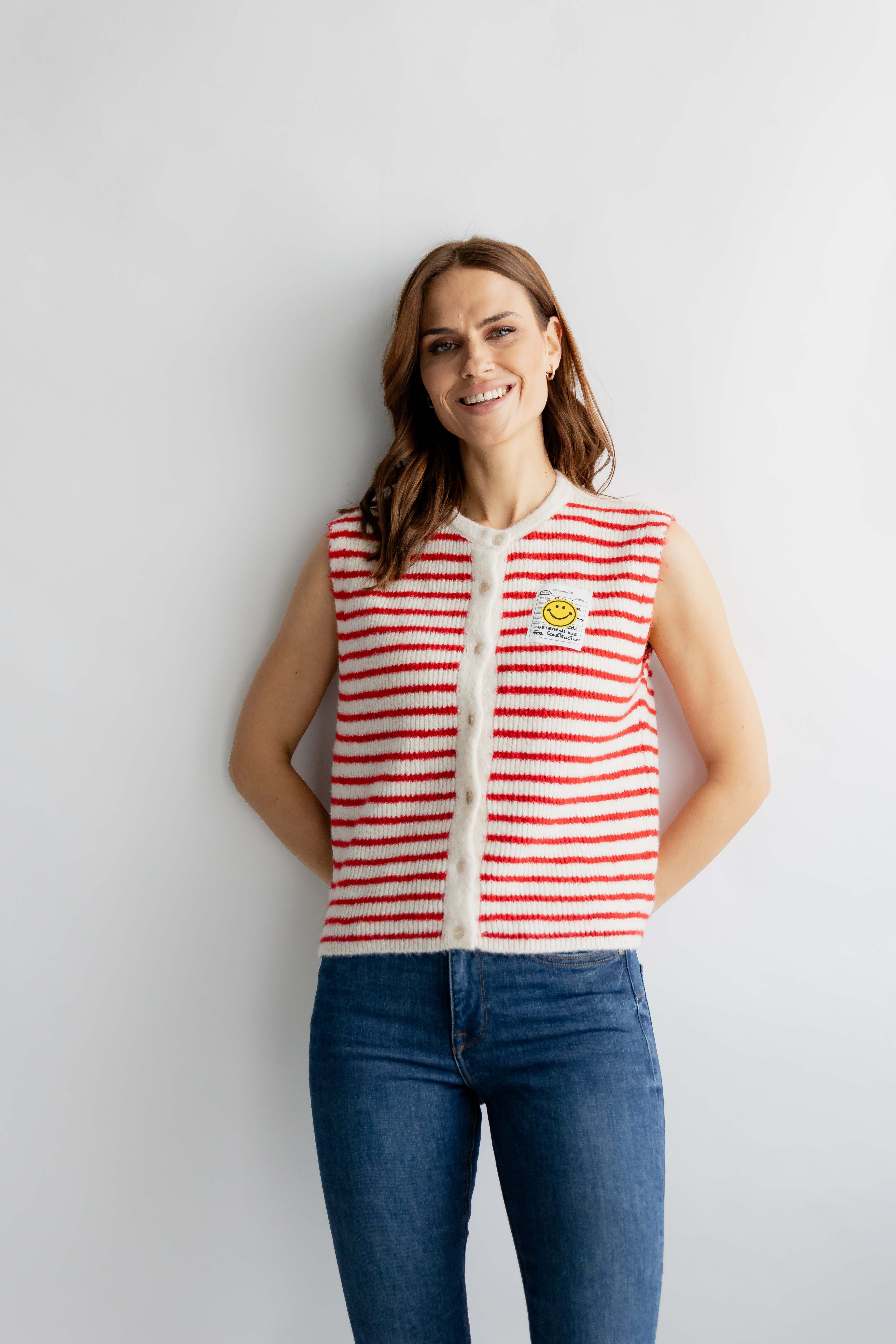 von Herzen Strickweste ärmellose gestreifte Strickweste mit Smiley – rot/we günstig online kaufen