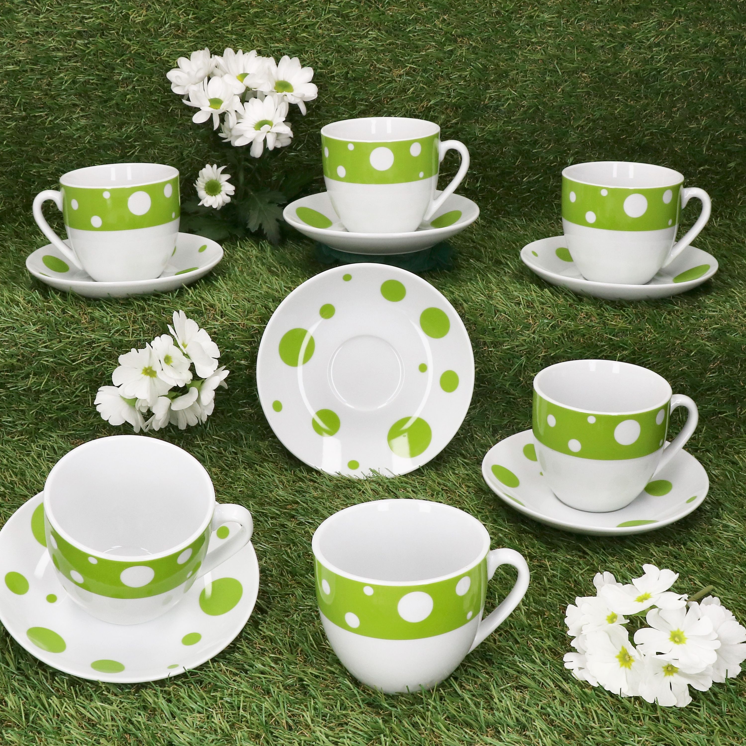 MamboCat Tasse Pula grün Kaffeetassen mit Untertassen für 6 Pers. Porzellan Punkte, Porzellan