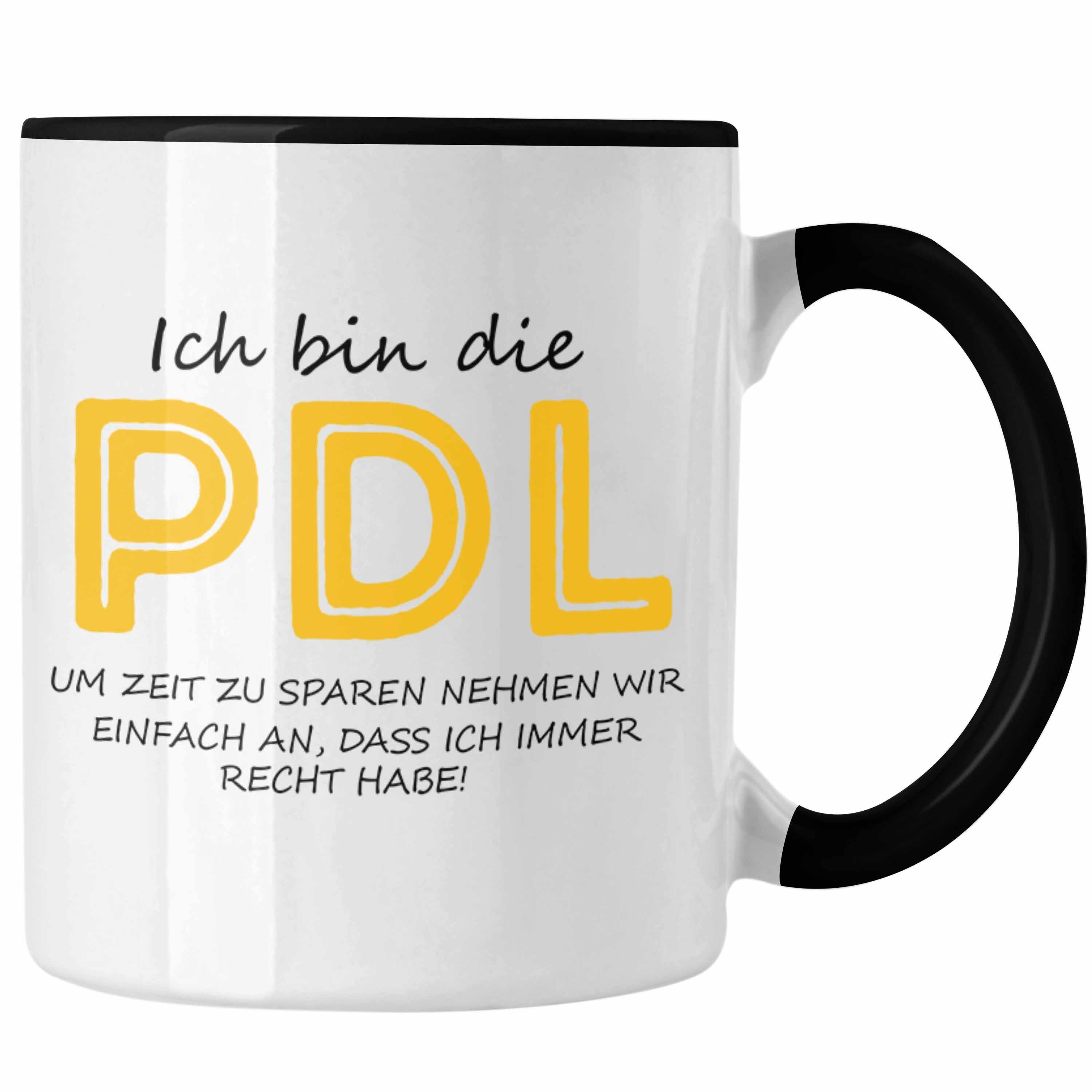Trendation Tasse Lustige Tasse PDL Geschenkidee für Pflegedienstleitungen Krankenhaus Schwarz