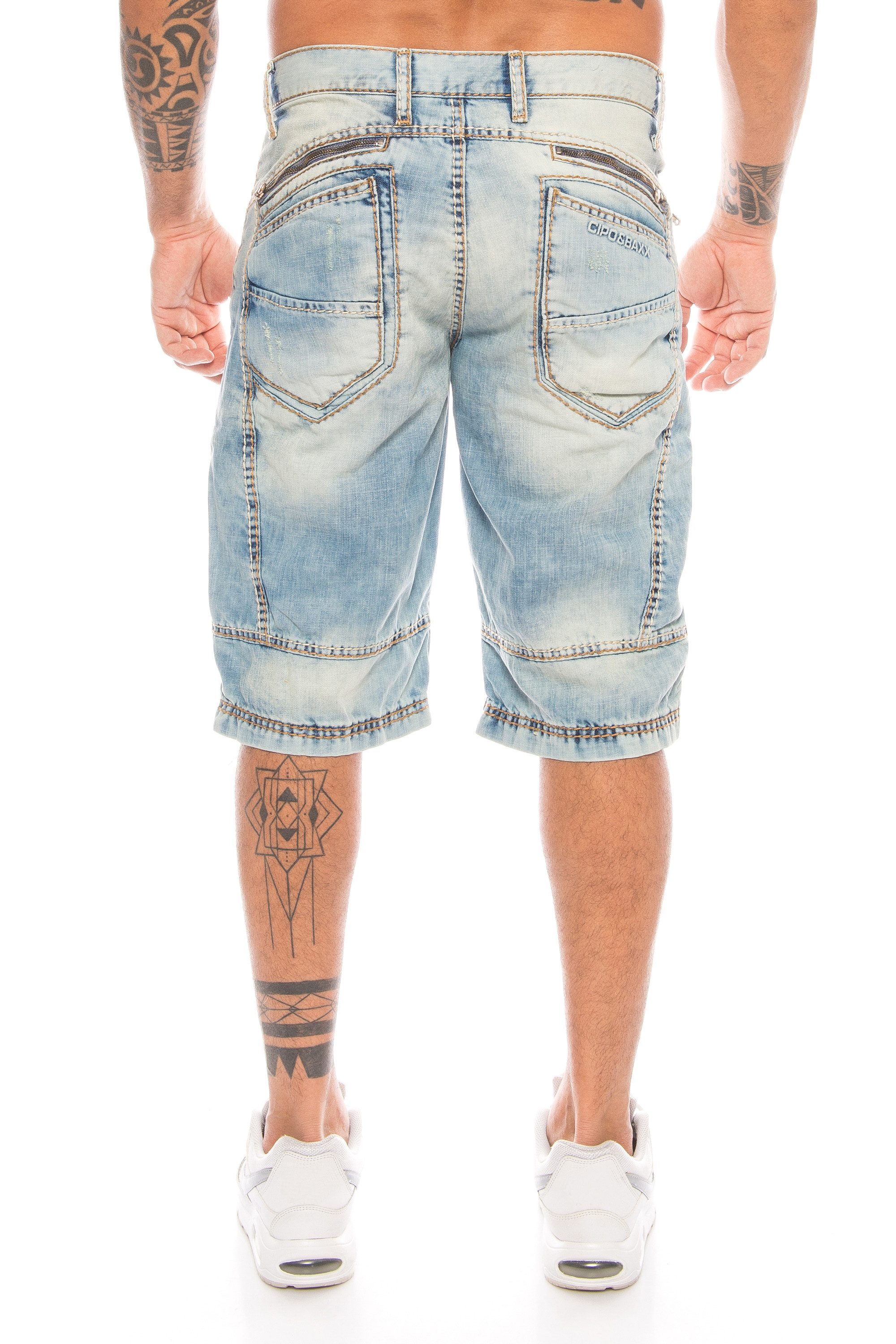 Cipo & Baxx Jeansbermudas Herren Denim Bermuda Capri Jeans mit ausgefallenem Nahtdesign Ausgefallene Waschung und stylische Nahtstruktur – Bild 3 von 5