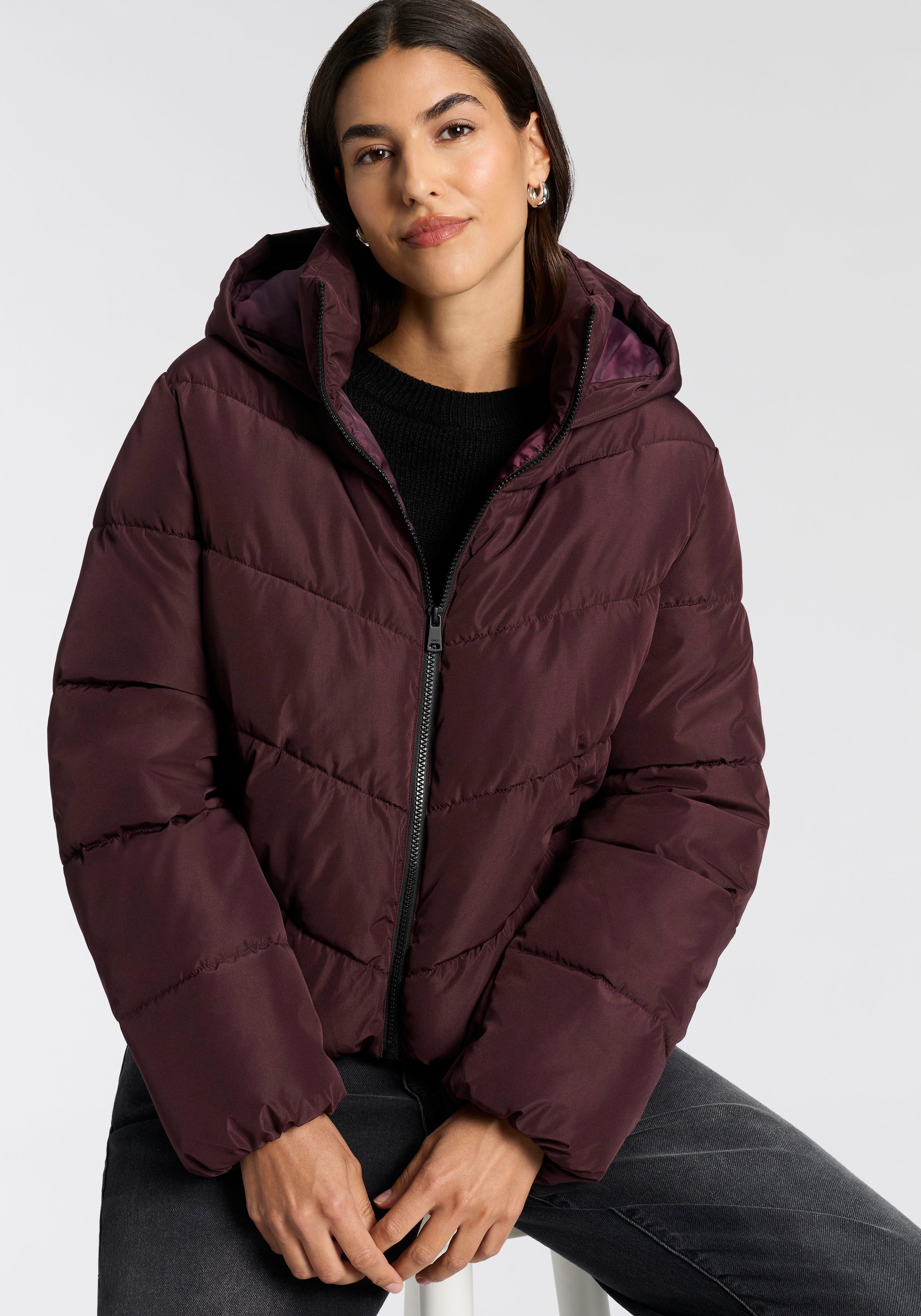 ONLY Steppjacke ONLCLARISA PUFFER HOOD JACKET CS OTW Kunstfaser, Steppware, Kapuze, elastische Bündchen