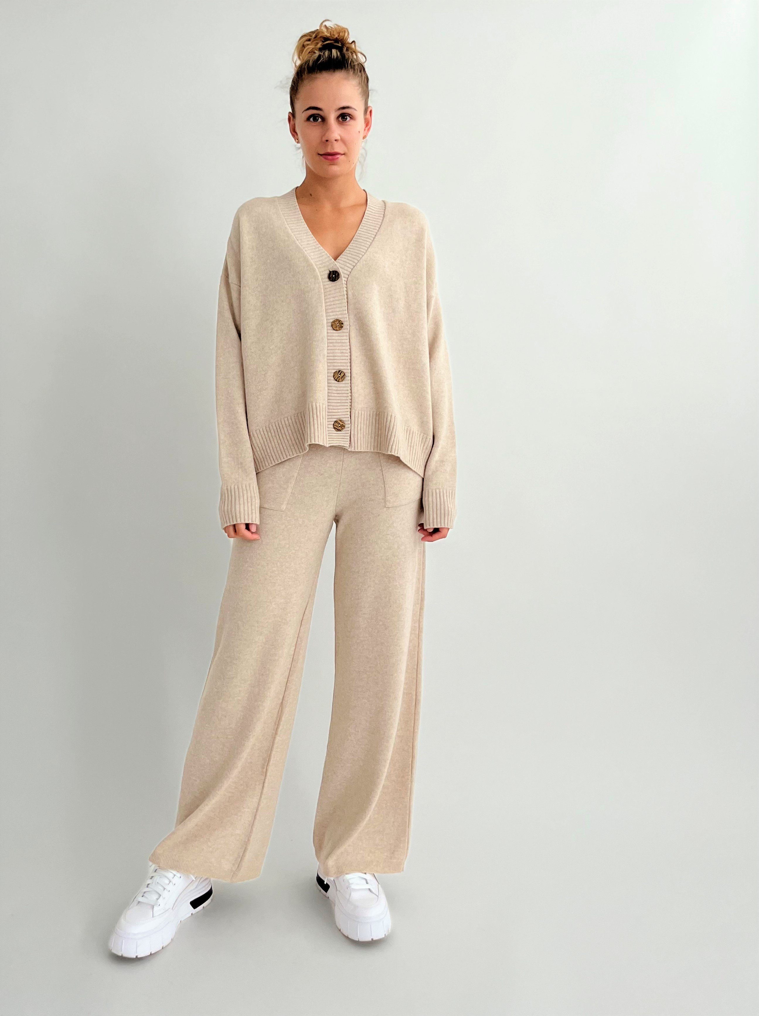 Zuckerwatte Strickjacke mit V-Ausschnitt aus weicher Merino Cashmere Mischu günstig online kaufen