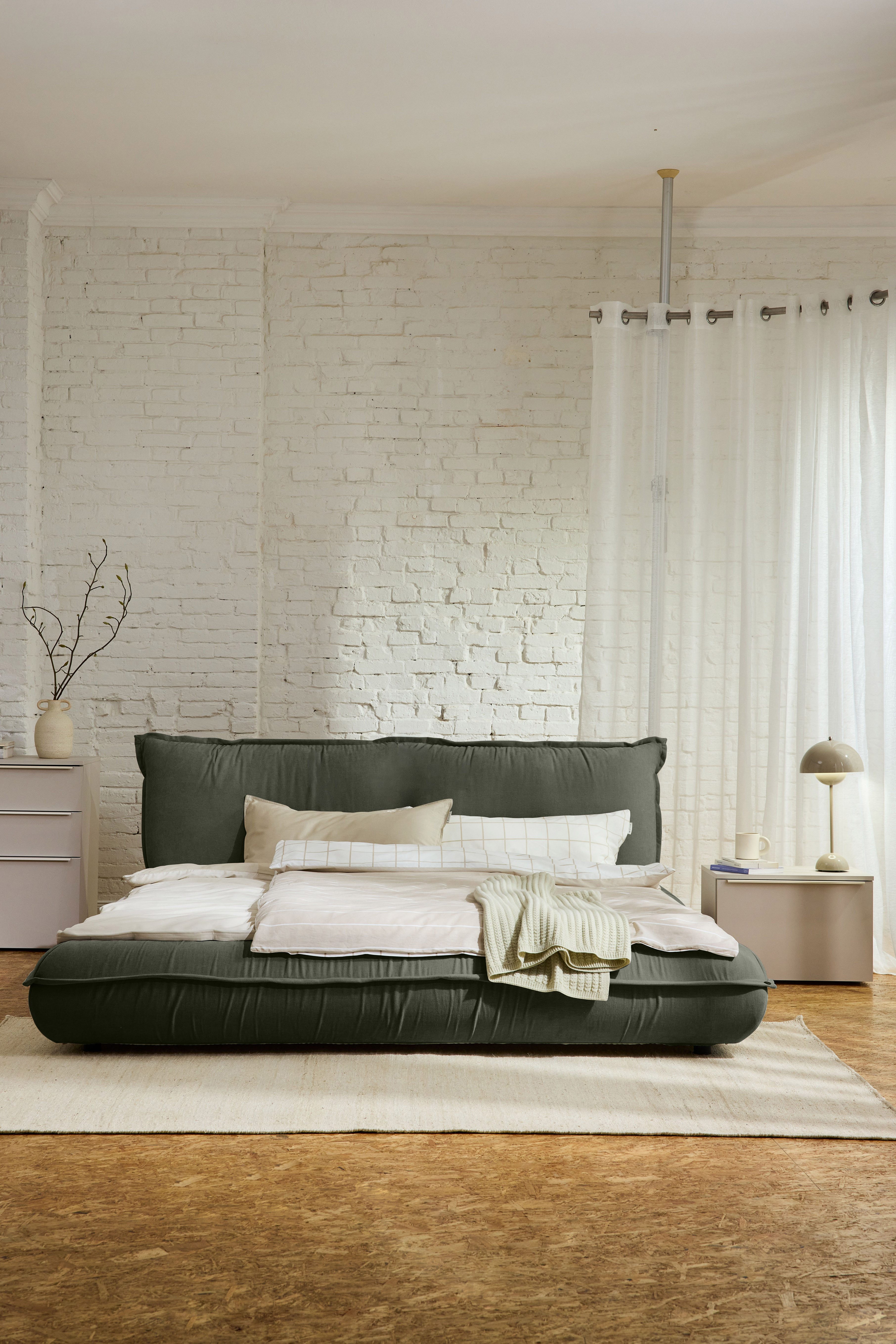 TOM TAILOR HOME Polsterbett PILLOW BED – lässiges Bett mit Kopfteil und Bettrahmen in Kissenform, besonders niedrige Optik – Bettrahmen mit abnehmbarem Bezug
