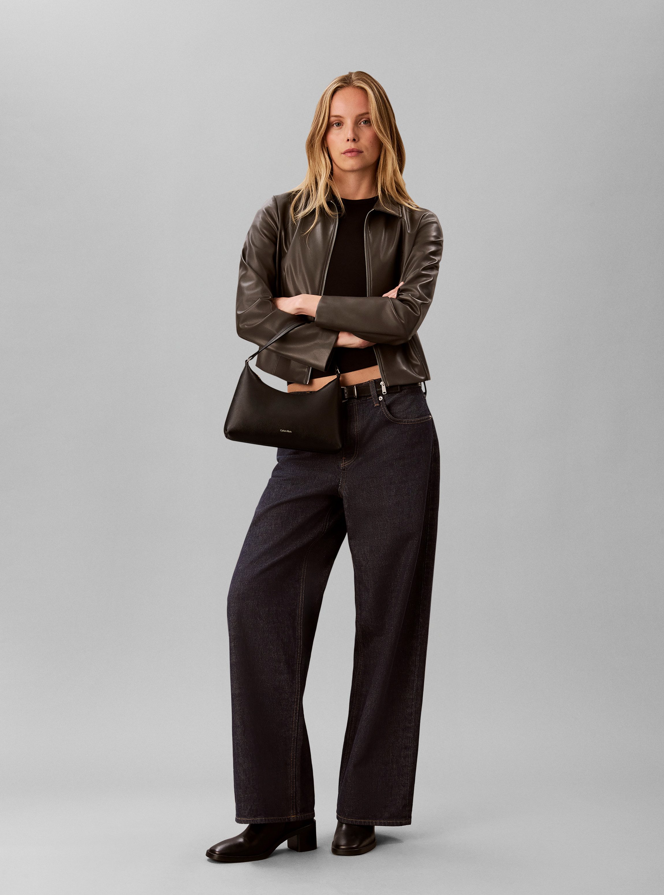 Calvin Klein Schultertasche FOIL LOGO SMALL SHOULDER BAG, Mini Bag, Henkeltasche mit Ck-Logo