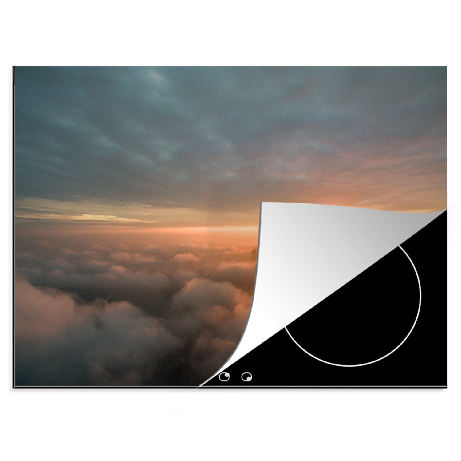 MuchoWow Herdblende-/Abdeckplatte Bewölkter Himmel mit Wolkenkratzern in der Ferne, Vinyl, (1 tlg), 70x52 cm, Mobile Arbeitsfläche nutzbar, Ceranfeldabdeckung