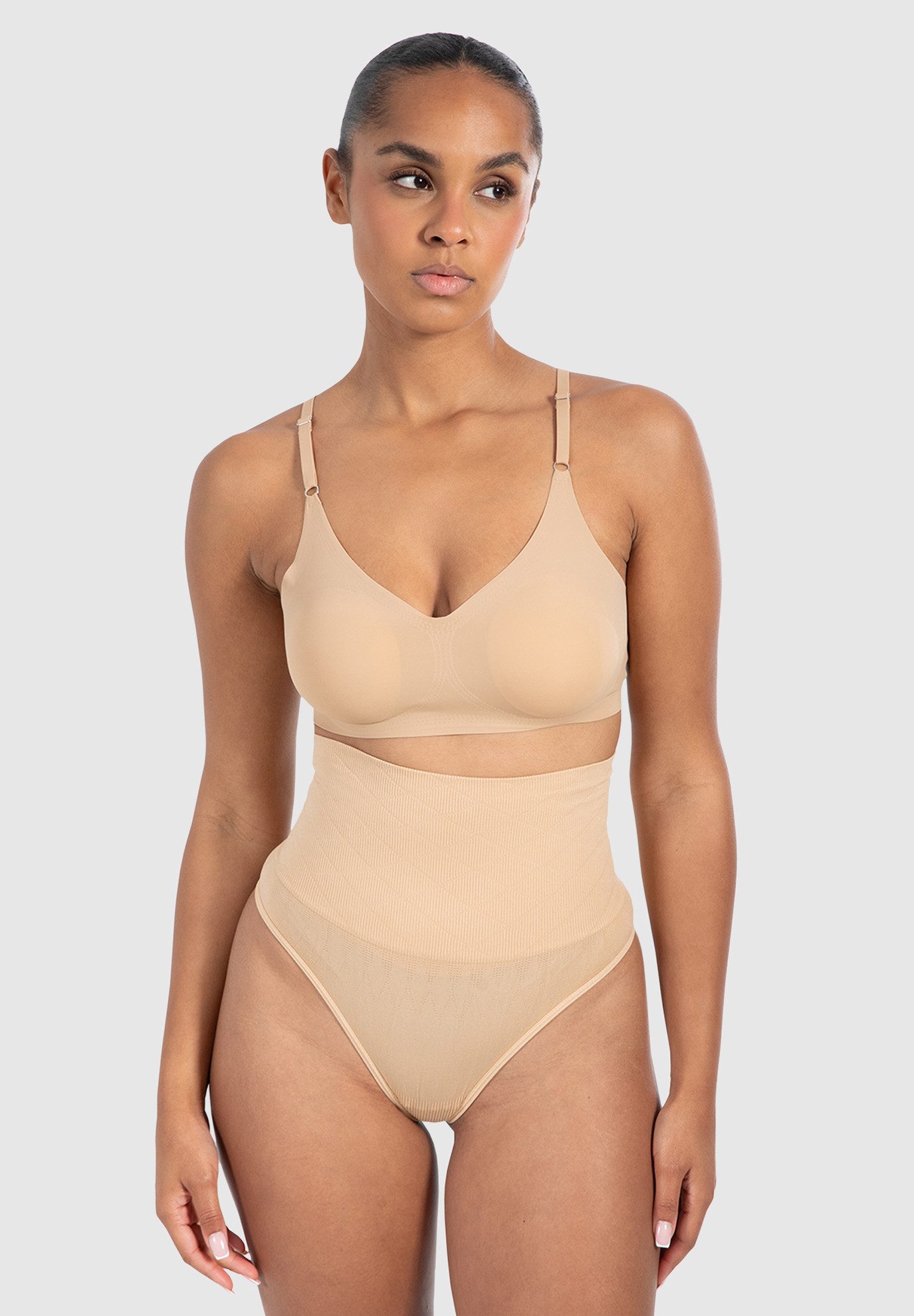 Bralette Nysa mit Cups, leicht bügellos Komfort BH, anpassbare Träger