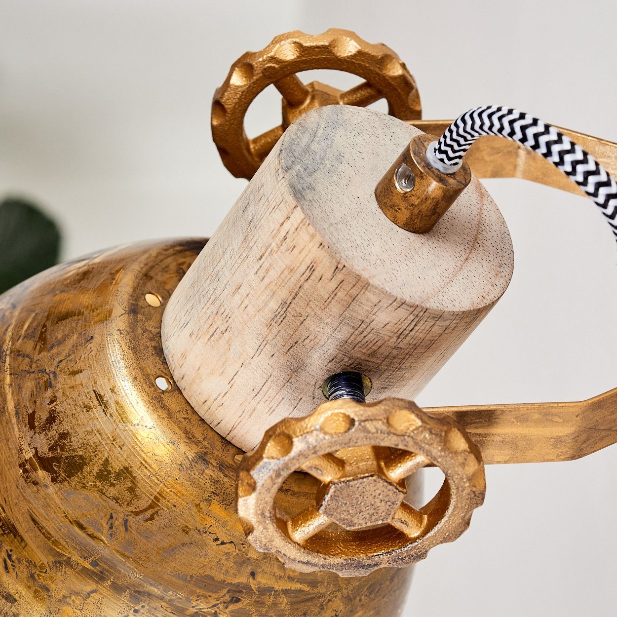 hofstein Wandleuchte »Cotes« 1-flammige Zimmerlampe aus Holz und Metall in bronzefarben, ohne Leuchtmittel, Industrial/Vintage Look Zimmerlampe, E27, der Leuchtenkopf verstellbar