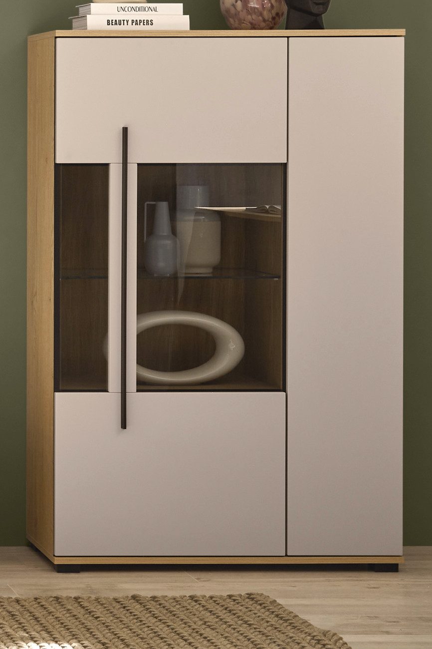 Furn.Design Highboard Design-D (Vitrinenschrank in Kaschmir / Sand und Eiche, 2-türig, 90 x 140 cm), mit viel Stauraum – Bild 2 von 5