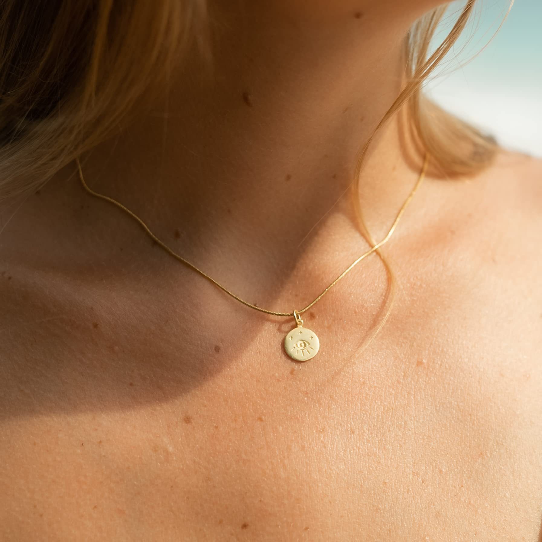 Made by Nami Kette mit Anhänger 925 Sterling Silber filigrane Halskette Silber oder Gold Auge, für Frauen & Mädchen Geschenk-Idee inkl. Geschenkbox