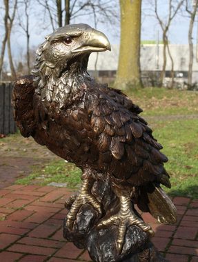 Bronzeskulpturen Skulptur Bronzefigur Adler auf Baumstamm