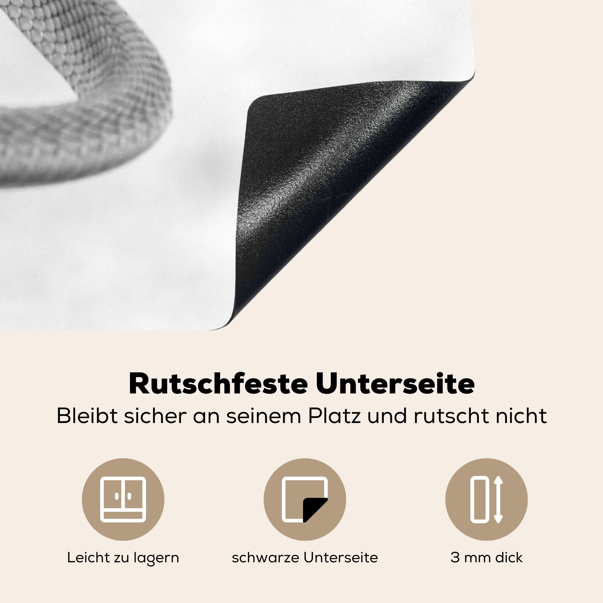 nutzbar, - Südafrika 60x52 Vinyl, schwarz tlg), schwarze weiß, Ceranfeldabdeckung (1 Mobile MuchoWow in Himmel am Mamba Eine und Herdblende-/Abdeckplatte Arbeitsfläche cm,