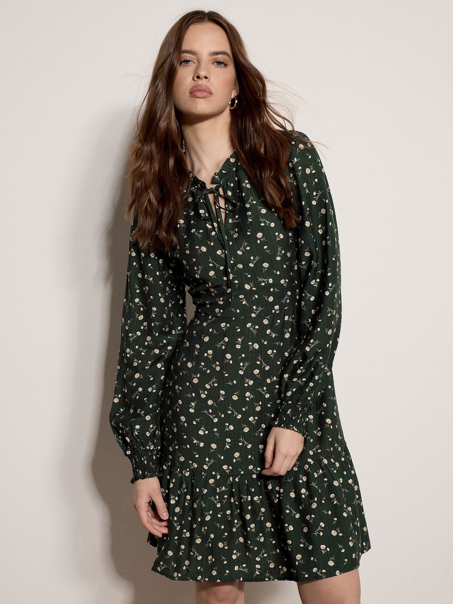Apricot Minikleid Skaterkleid in kurzer Länge mit zartem Blumenmuster