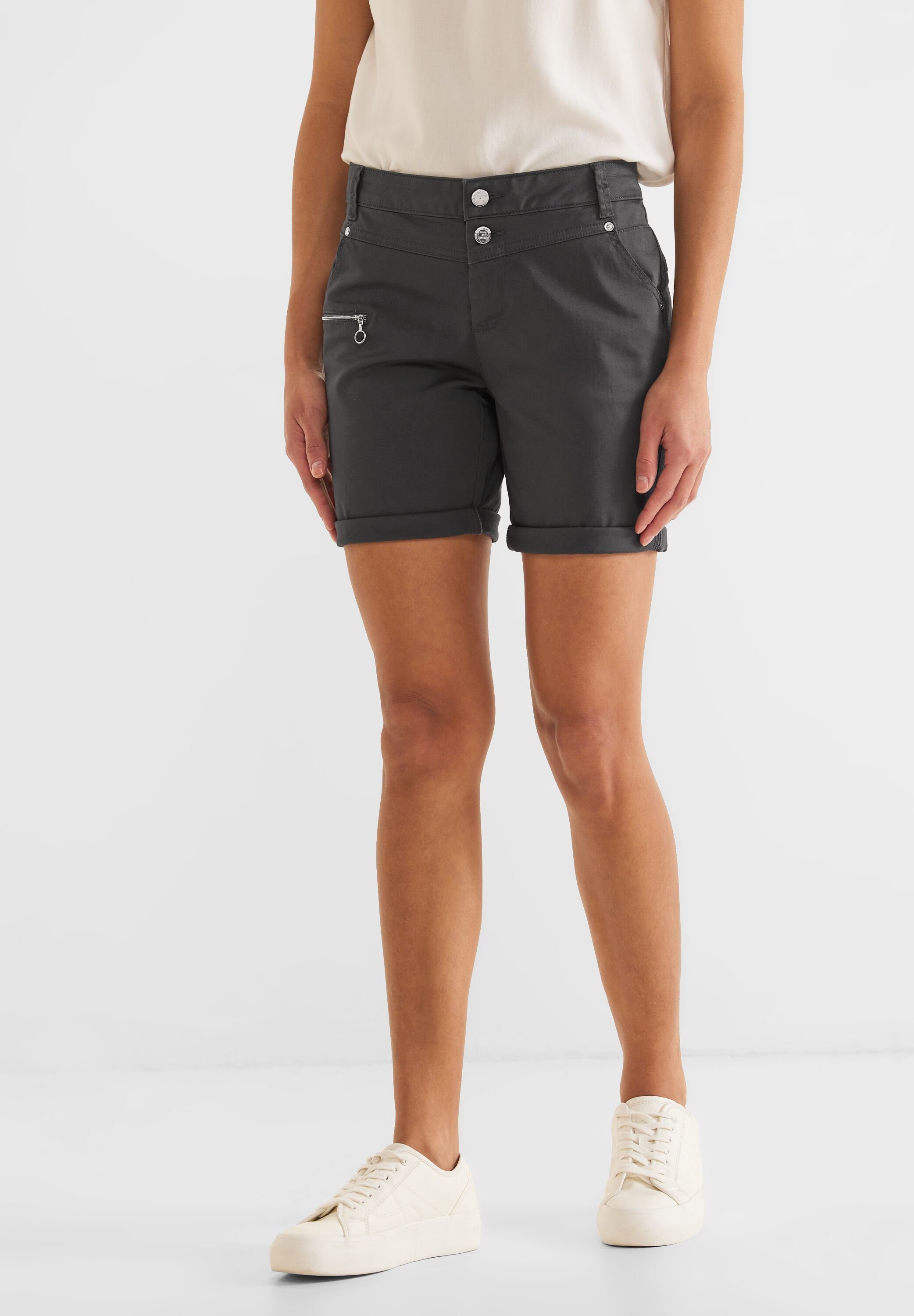 ONE grey pure STREET Shorts Unifarbe in